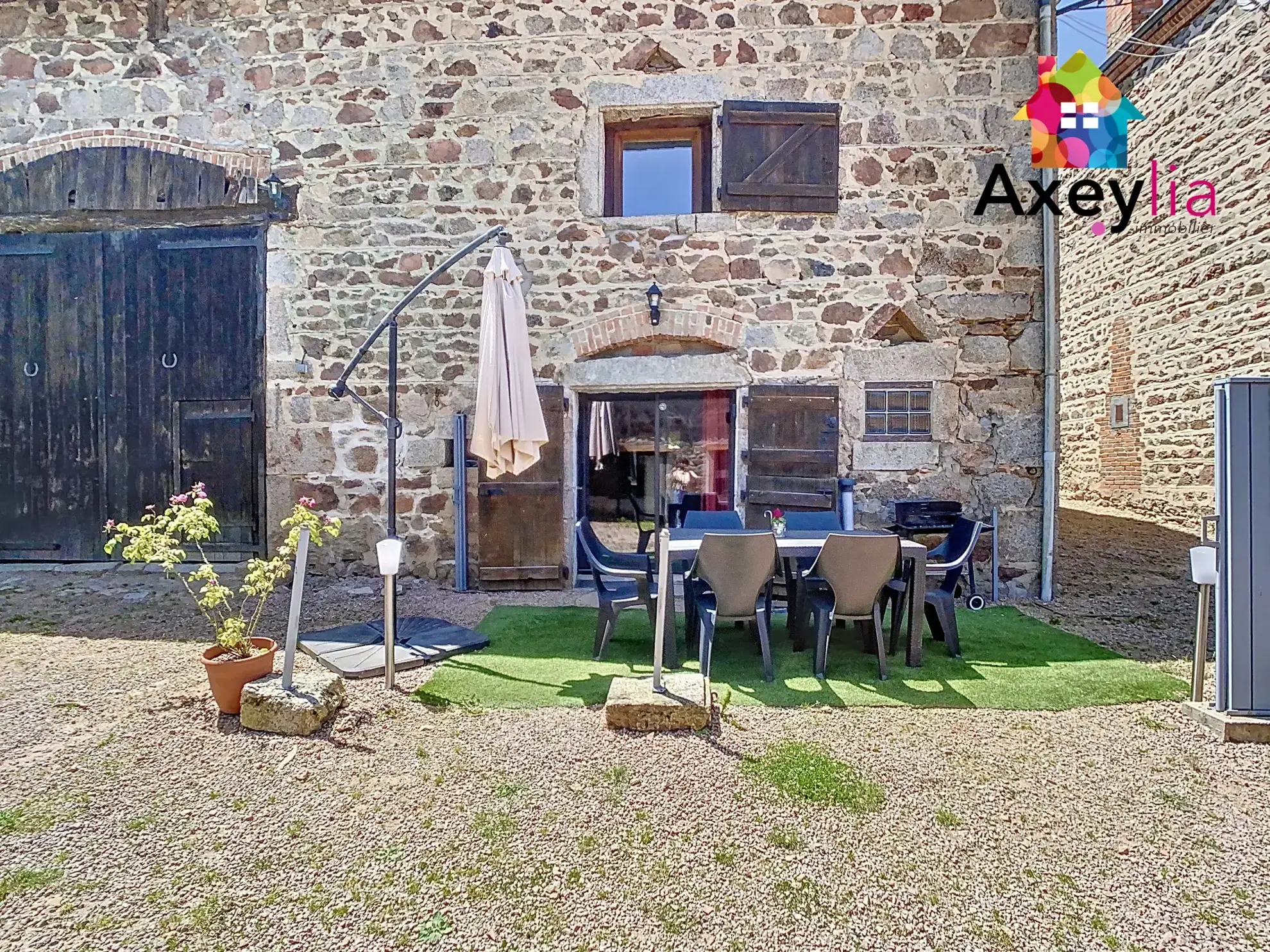 Propriété avec Gîtes, Piscine et Terrain de 1,6ha proche Le Pal 