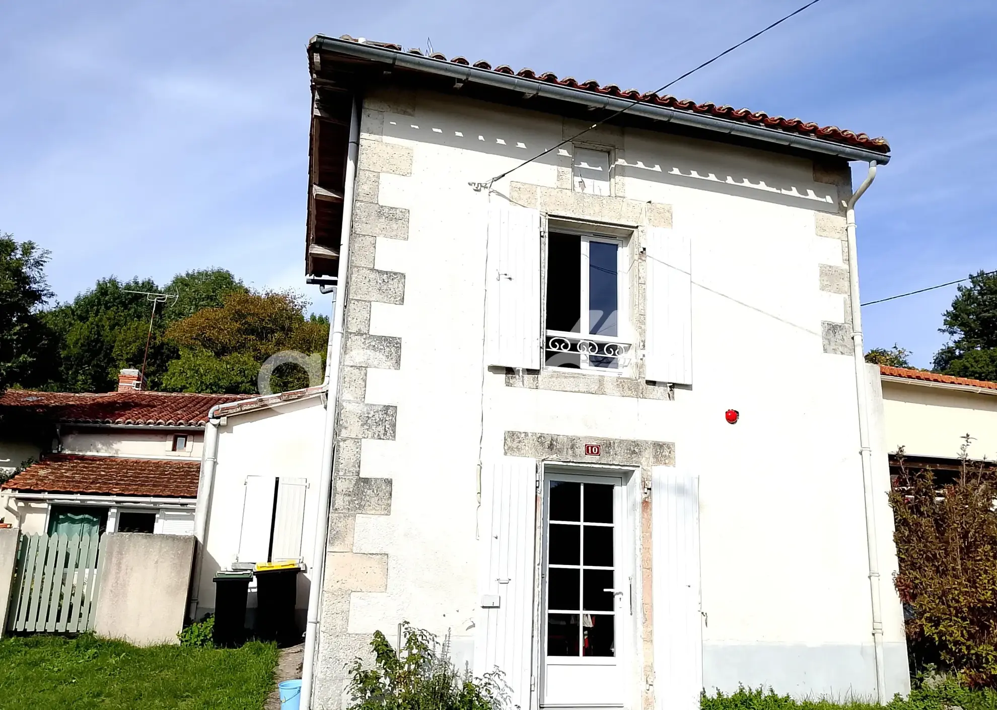 Maison de 60 m² avec jardin et terrains à Terres de haute Charente
