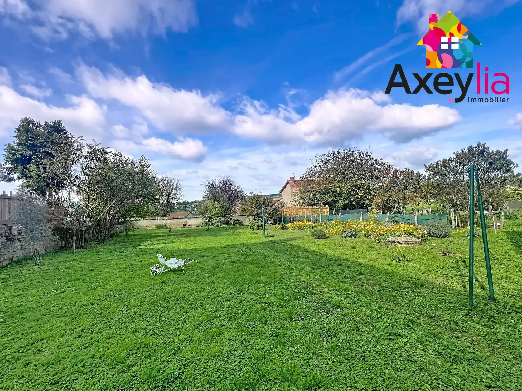 Maison à vendre à Mailly – Spacieuse propriété avec terrain et garage 