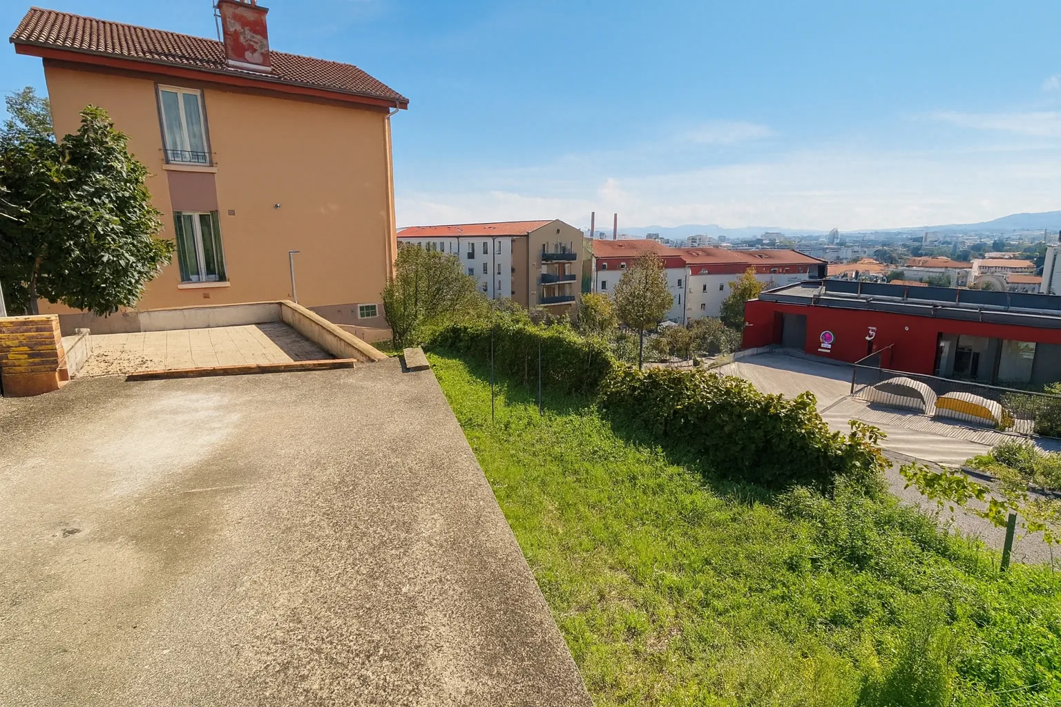 Maison mitoyenne de 84 m² avec jardin à Clermont-Ferrand secteur Galcière 