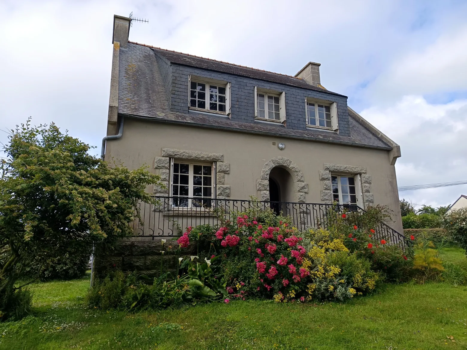 Maison à rénover avec 4 chambres à Plouguerneau proche de la mer