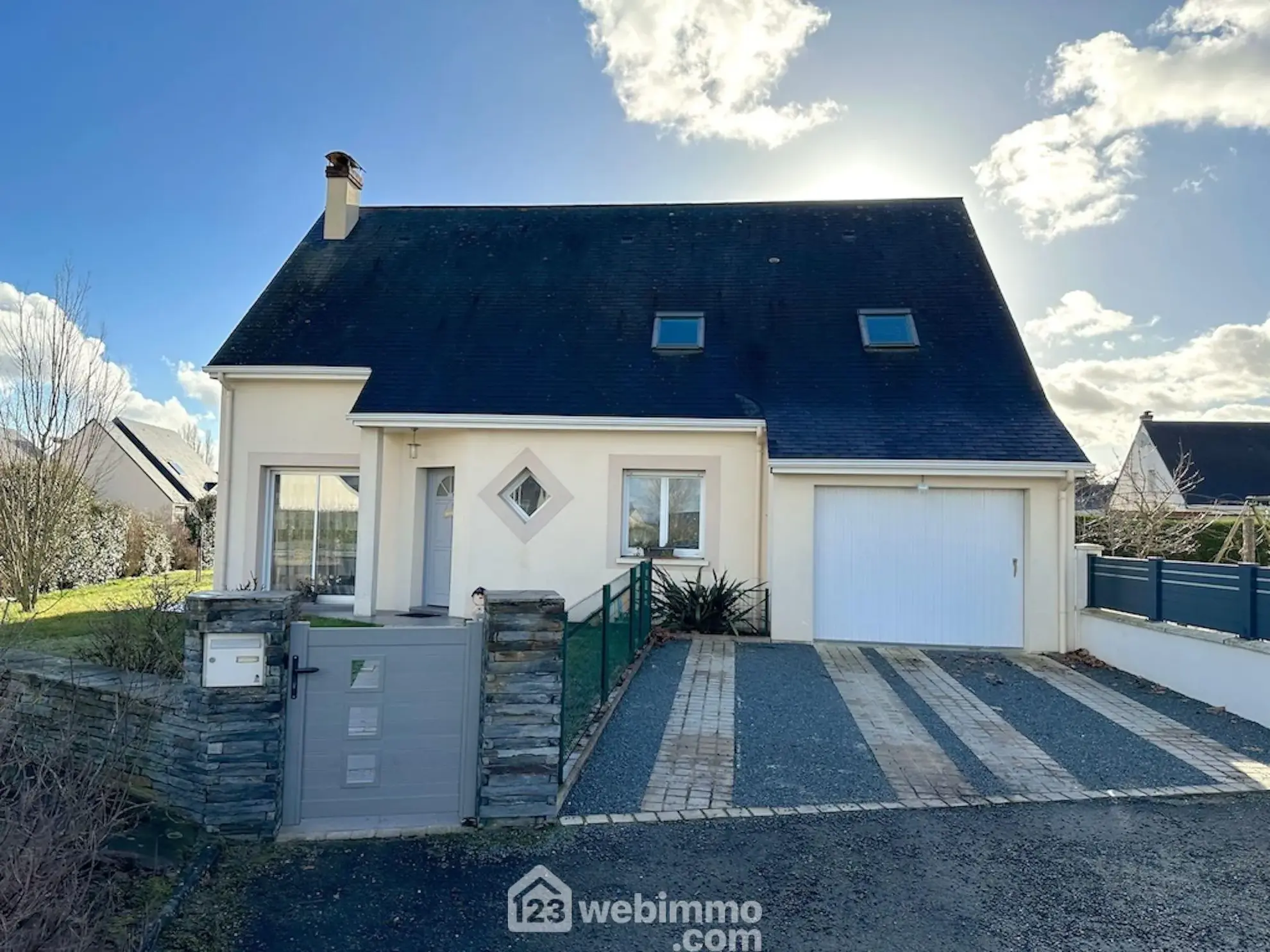 Belle maison à vendre à Beaufort-en-Vallée avec jardin et garage - 124 m²