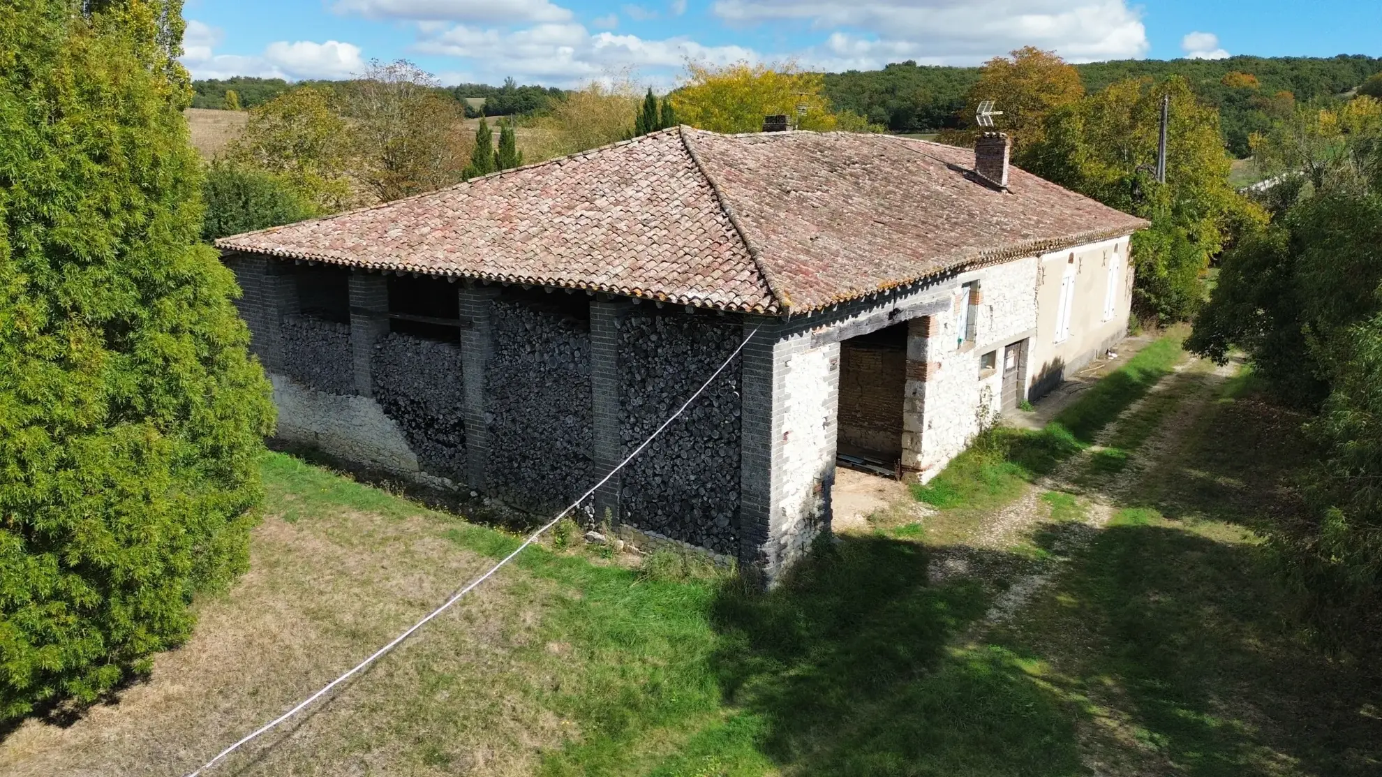 Ancien Corps de Ferme à Rénover dans le Gers avec Vue Pyrénées 