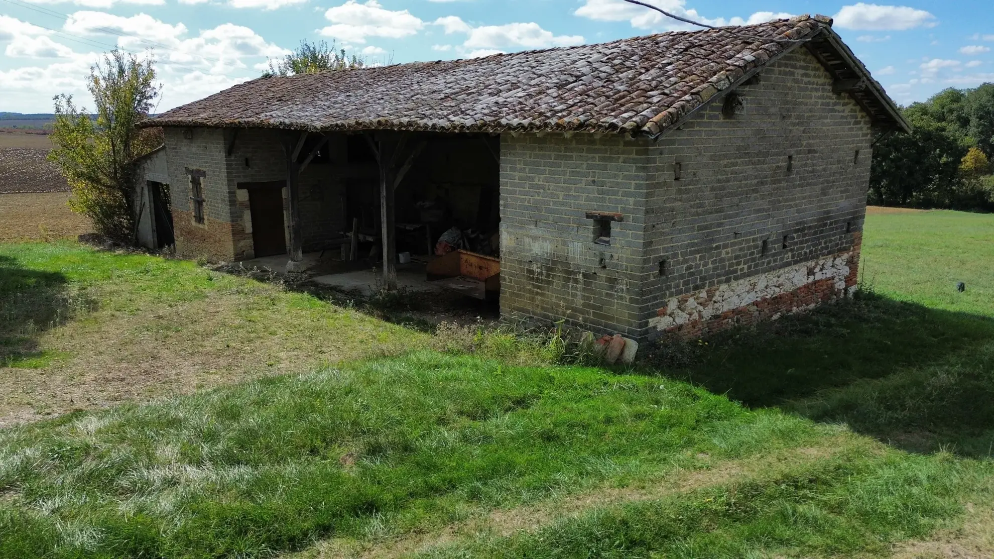 Ancien Corps de Ferme à Rénover dans le Gers avec Vue Pyrénées 