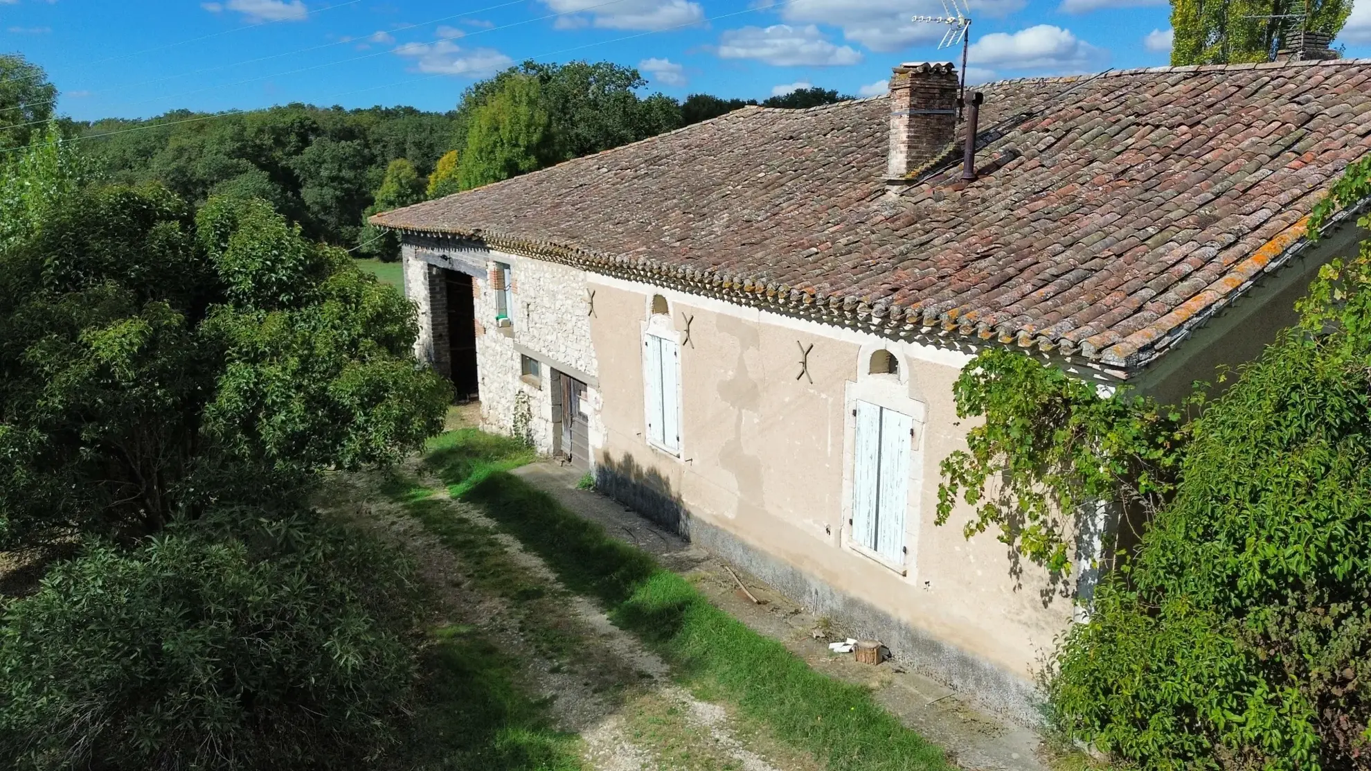 Ancien Corps de Ferme à Rénover dans le Gers avec Vue Pyrénées 