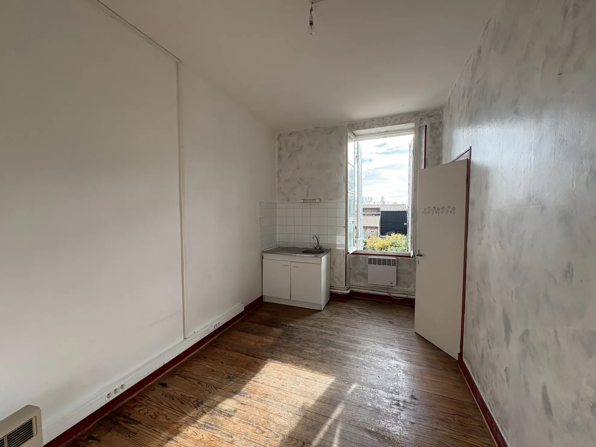 Immeuble à vendre en centre-ville de Langon avec potentiel de rénovation 