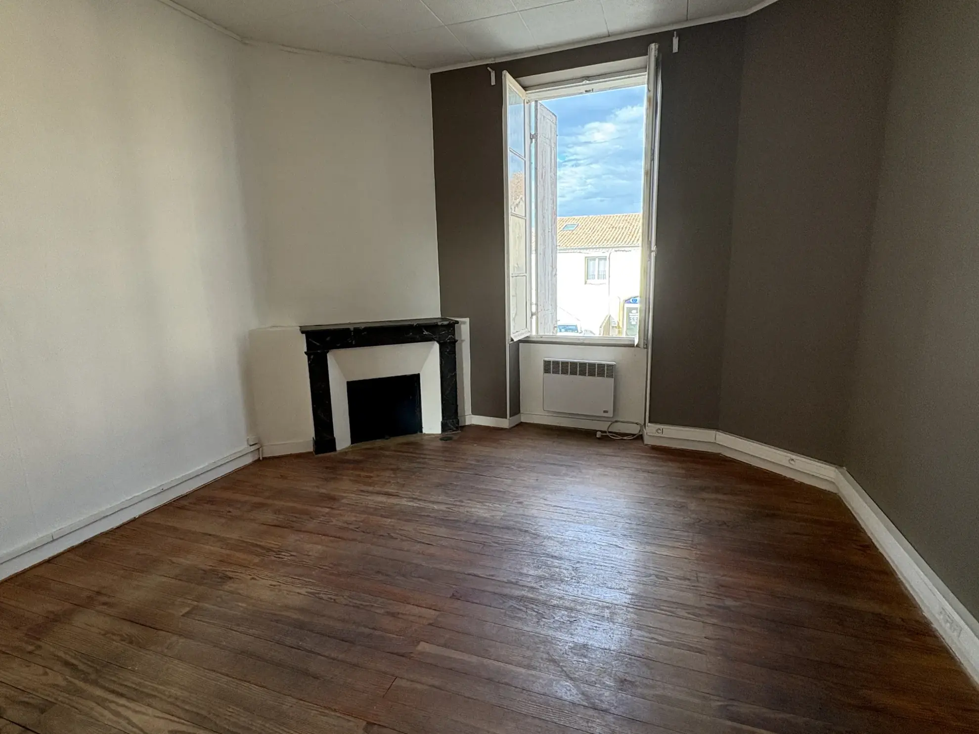 Immeuble à vendre en centre-ville de Langon avec potentiel de rénovation 