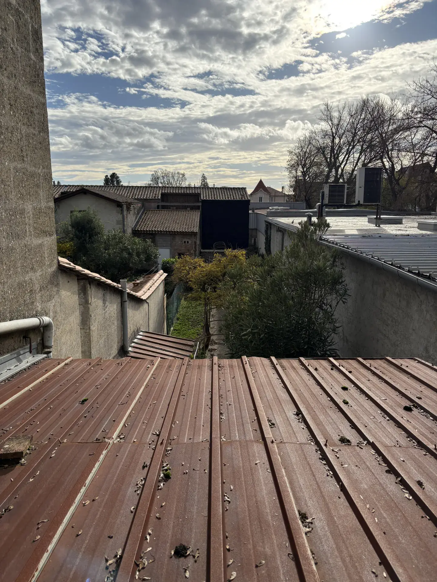 Immeuble à vendre en centre-ville de Langon avec potentiel de rénovation 