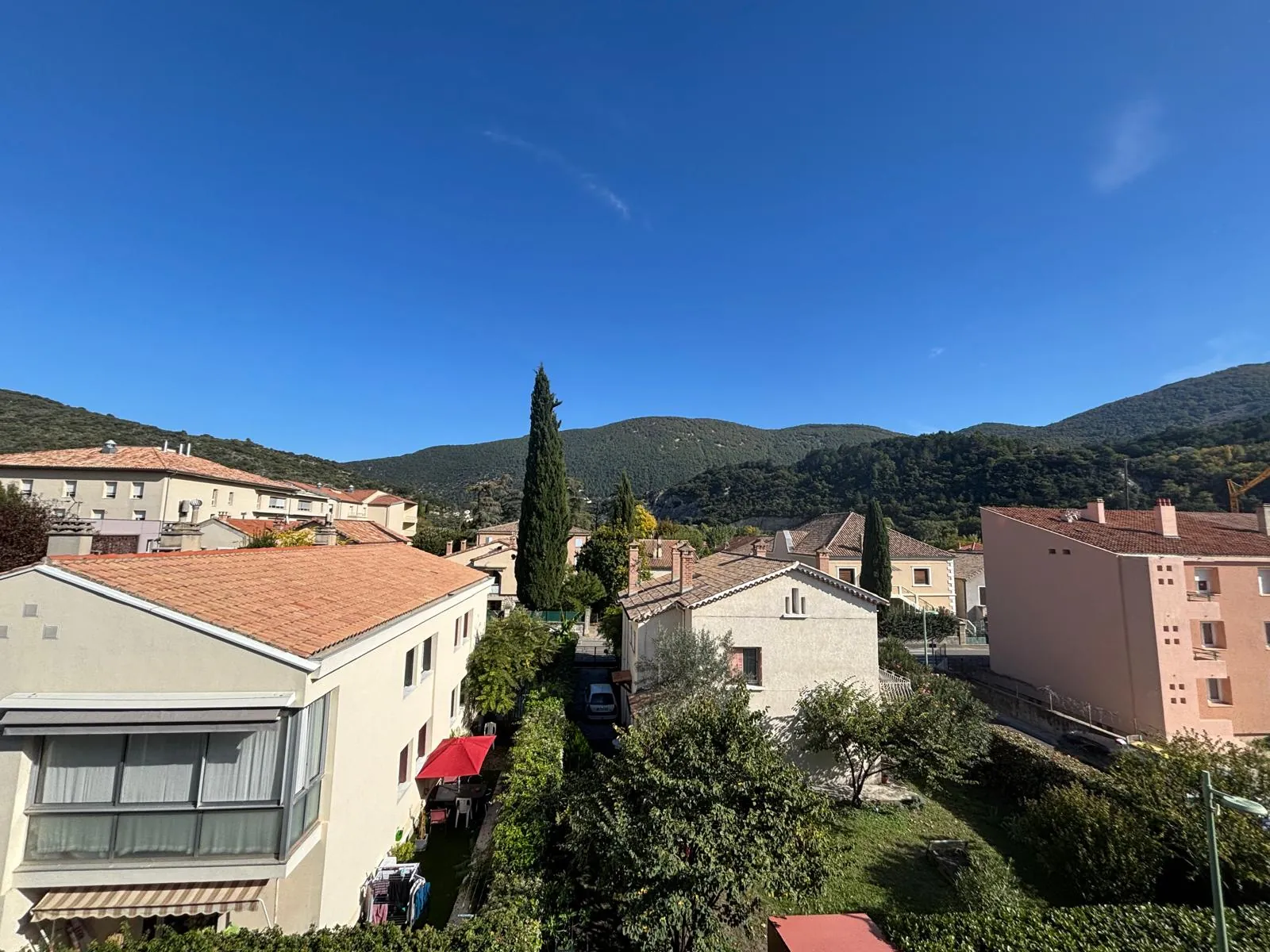 Appartement Type 2 à Nyons de 60 m², rénové et climatisé, proche du centre 