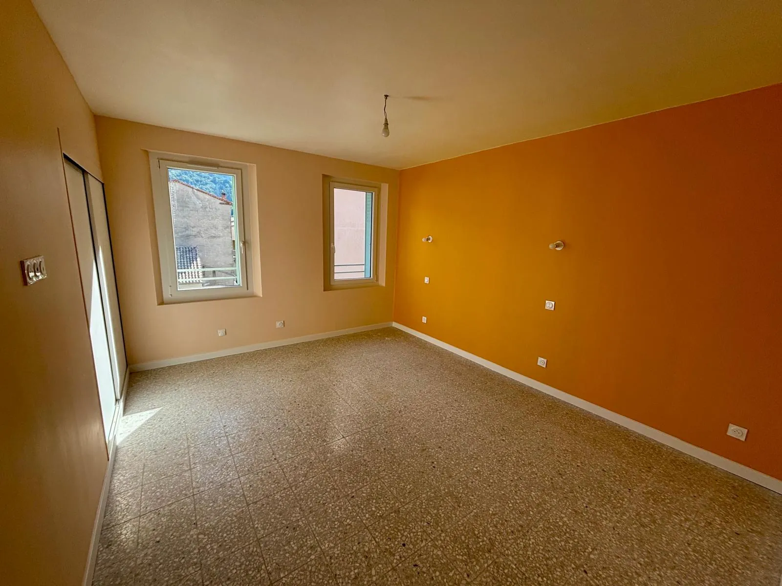 Appartement Type 2 à Nyons de 60 m², rénové et climatisé, proche du centre 