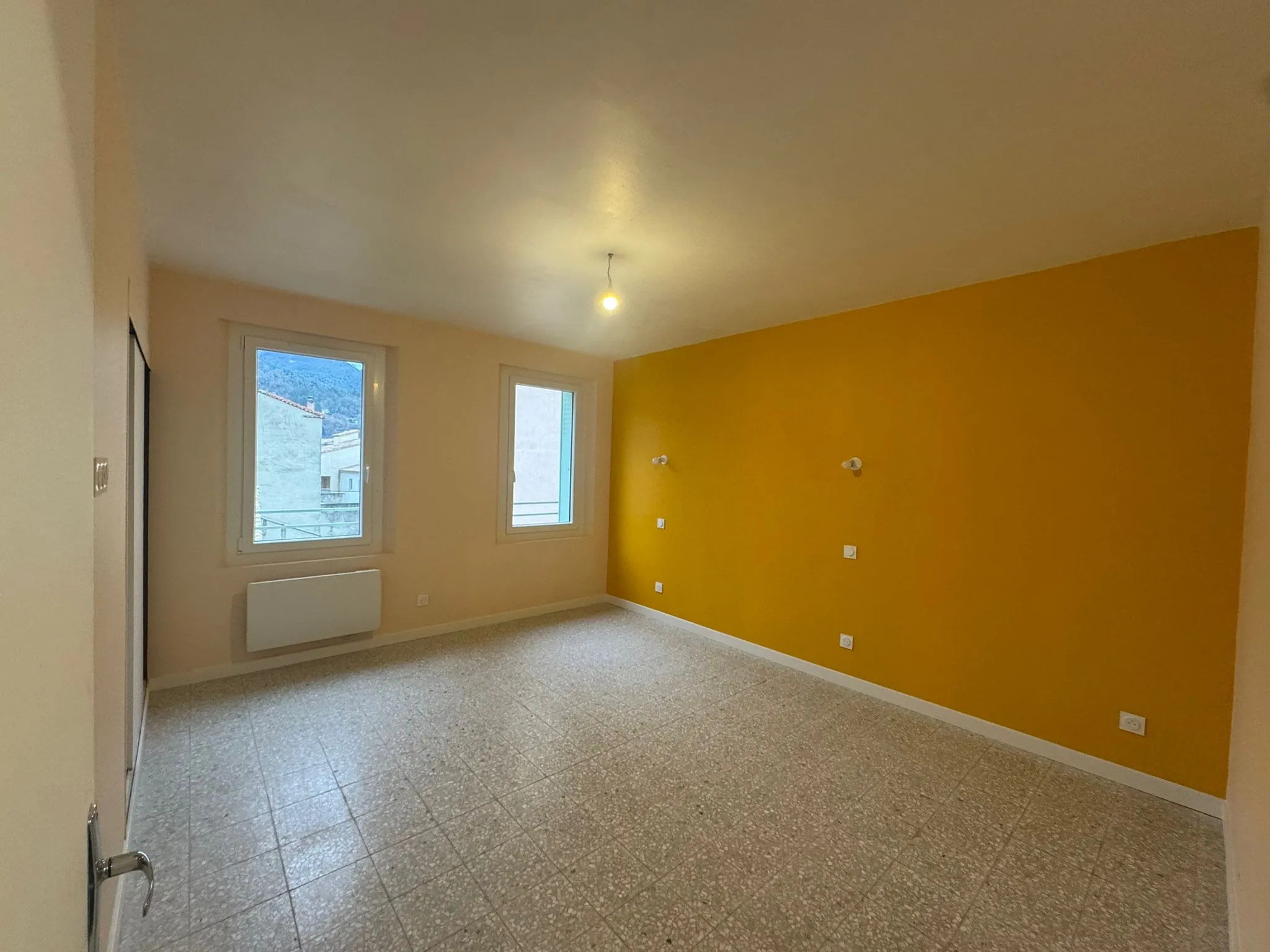 Appartement Type 2 à Nyons de 60 m², rénové et climatisé, proche du centre 