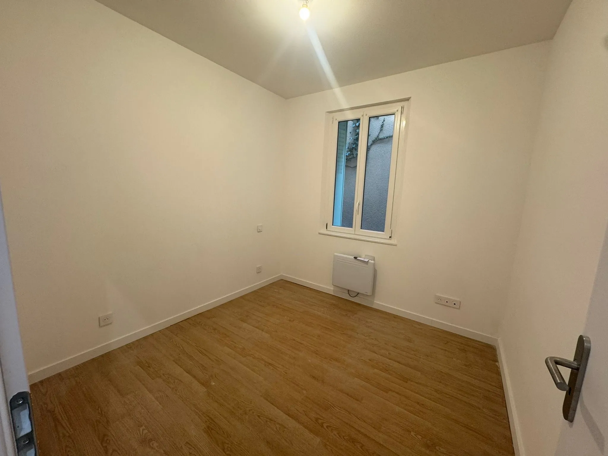 Appartement Type 2 à Nyons de 60 m², rénové et climatisé, proche du centre 