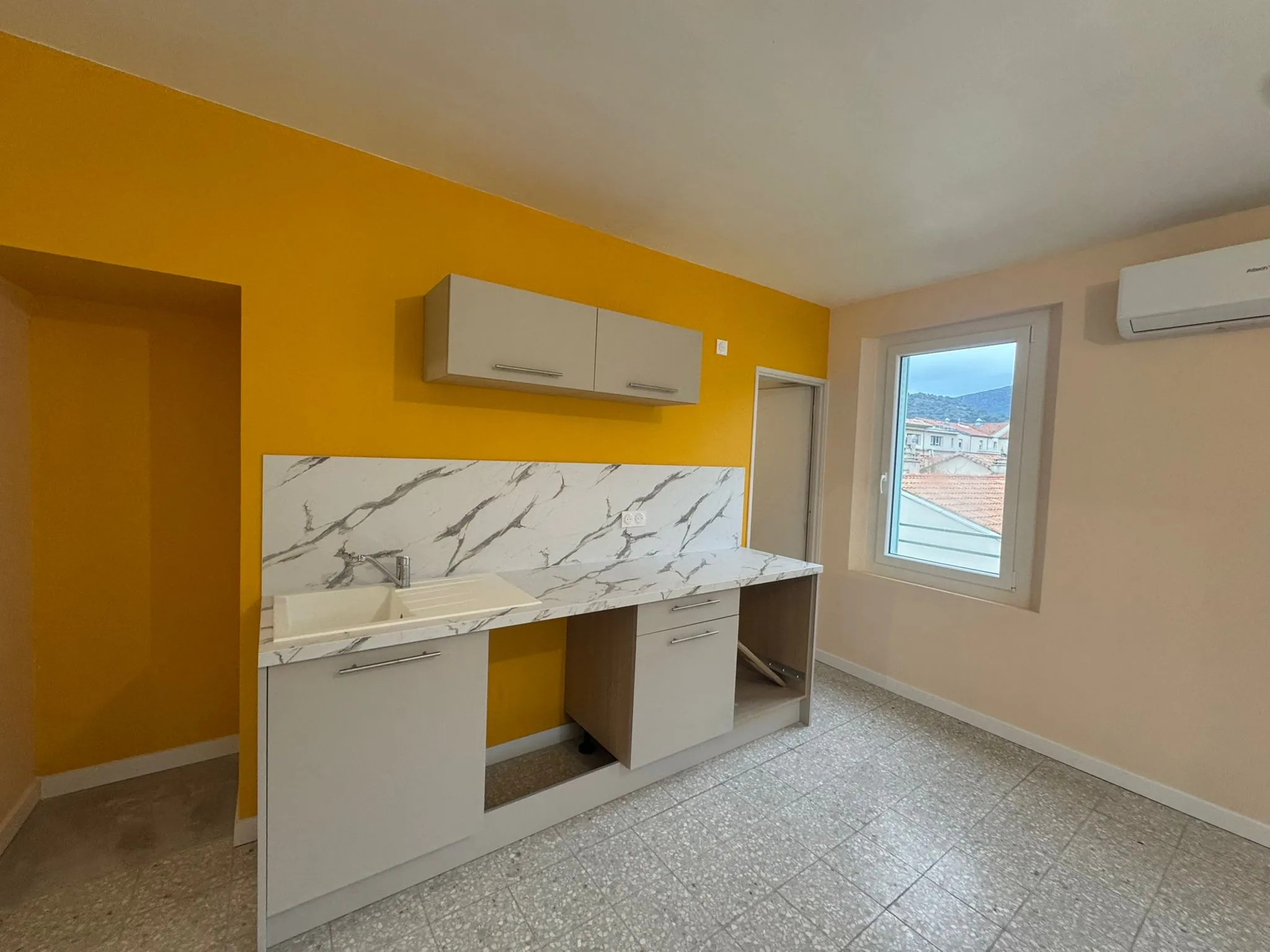 Appartement Type 2 à Nyons de 60 m², rénové et climatisé, proche du centre 