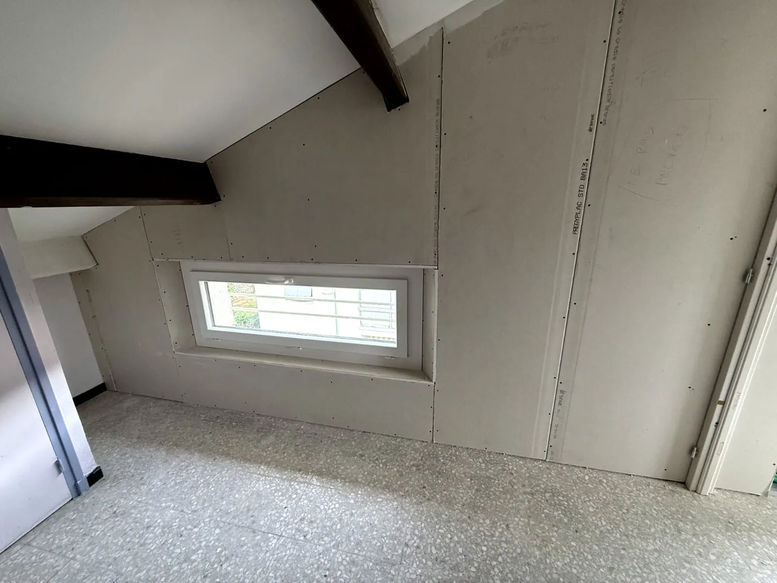 Appartement Type 2 à Nyons de 60 m², rénové et climatisé, proche du centre 