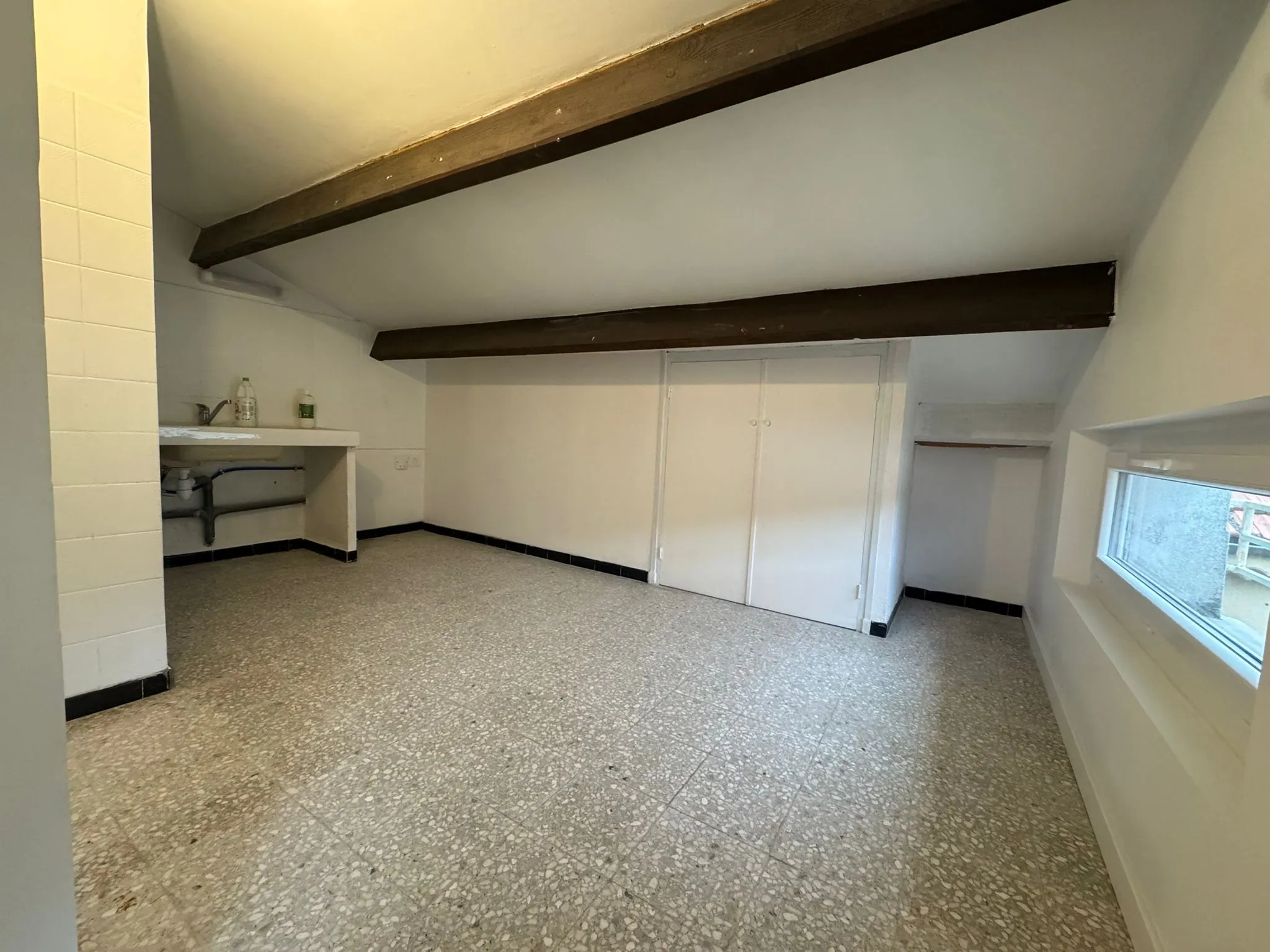 Appartement Type 2 à Nyons de 60 m², rénové et climatisé, proche du centre 