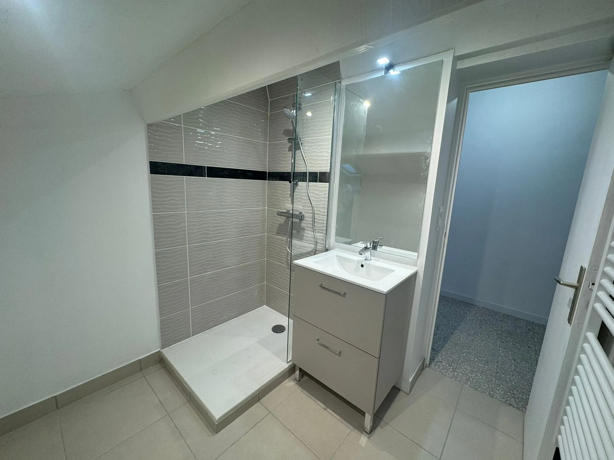 Appartement Type 2 à Nyons de 60 m², rénové et climatisé, proche du centre 