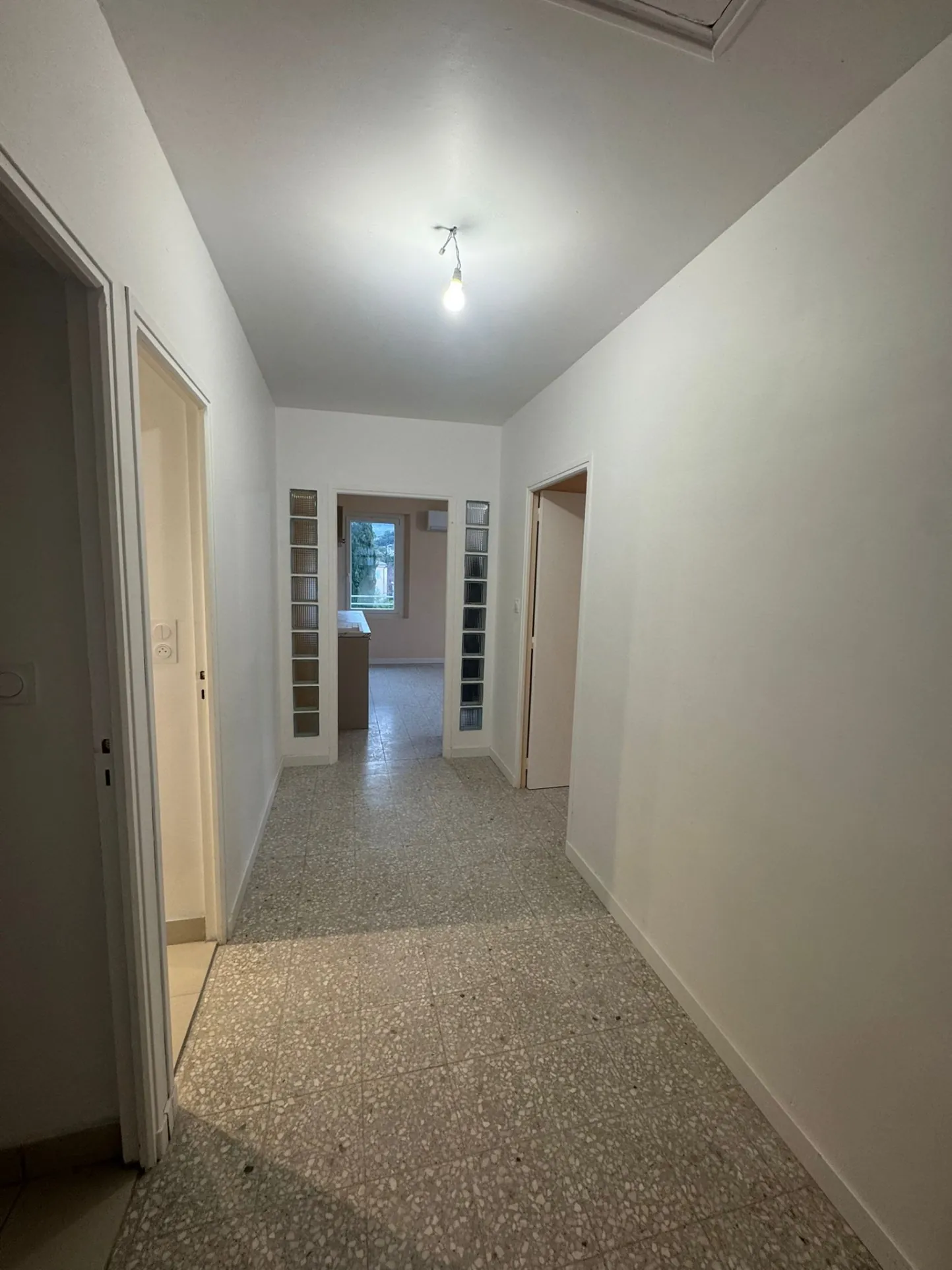 Appartement Type 2 à Nyons de 60 m², rénové et climatisé, proche du centre 