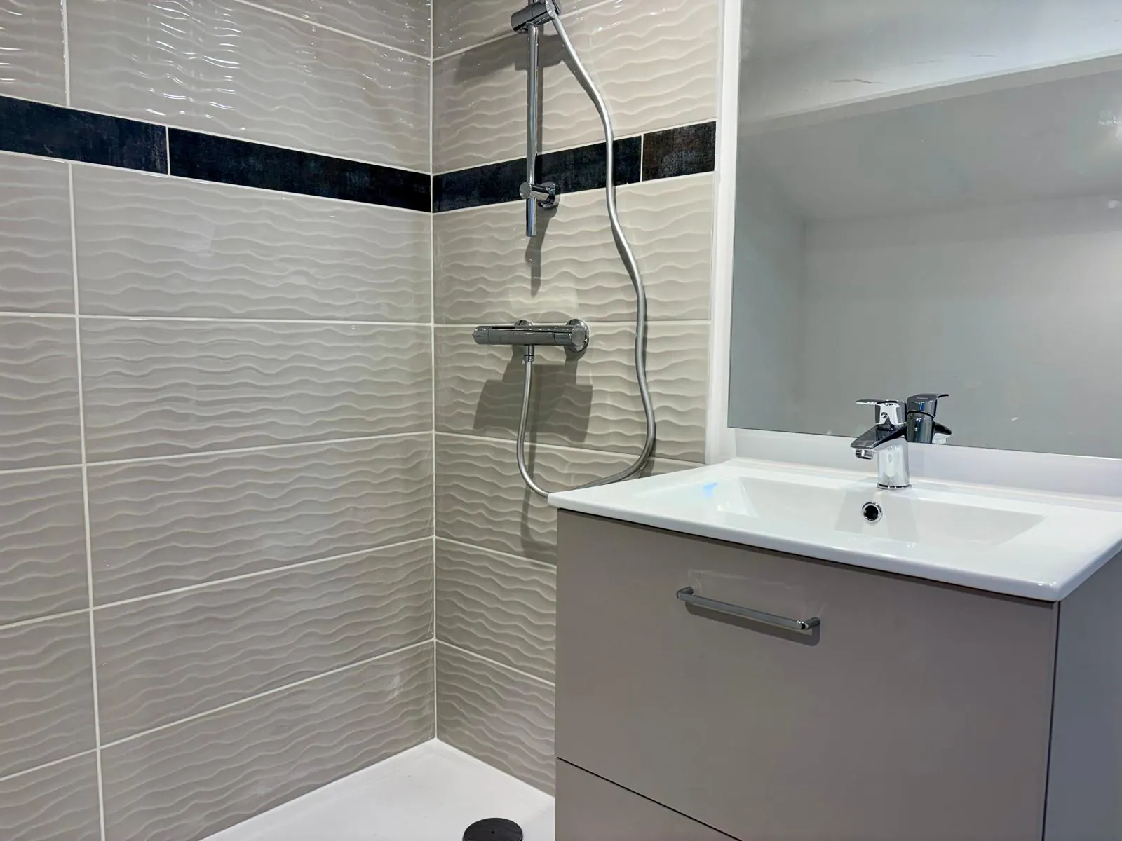 Appartement Type 2 à Nyons de 60 m², rénové et climatisé, proche du centre 