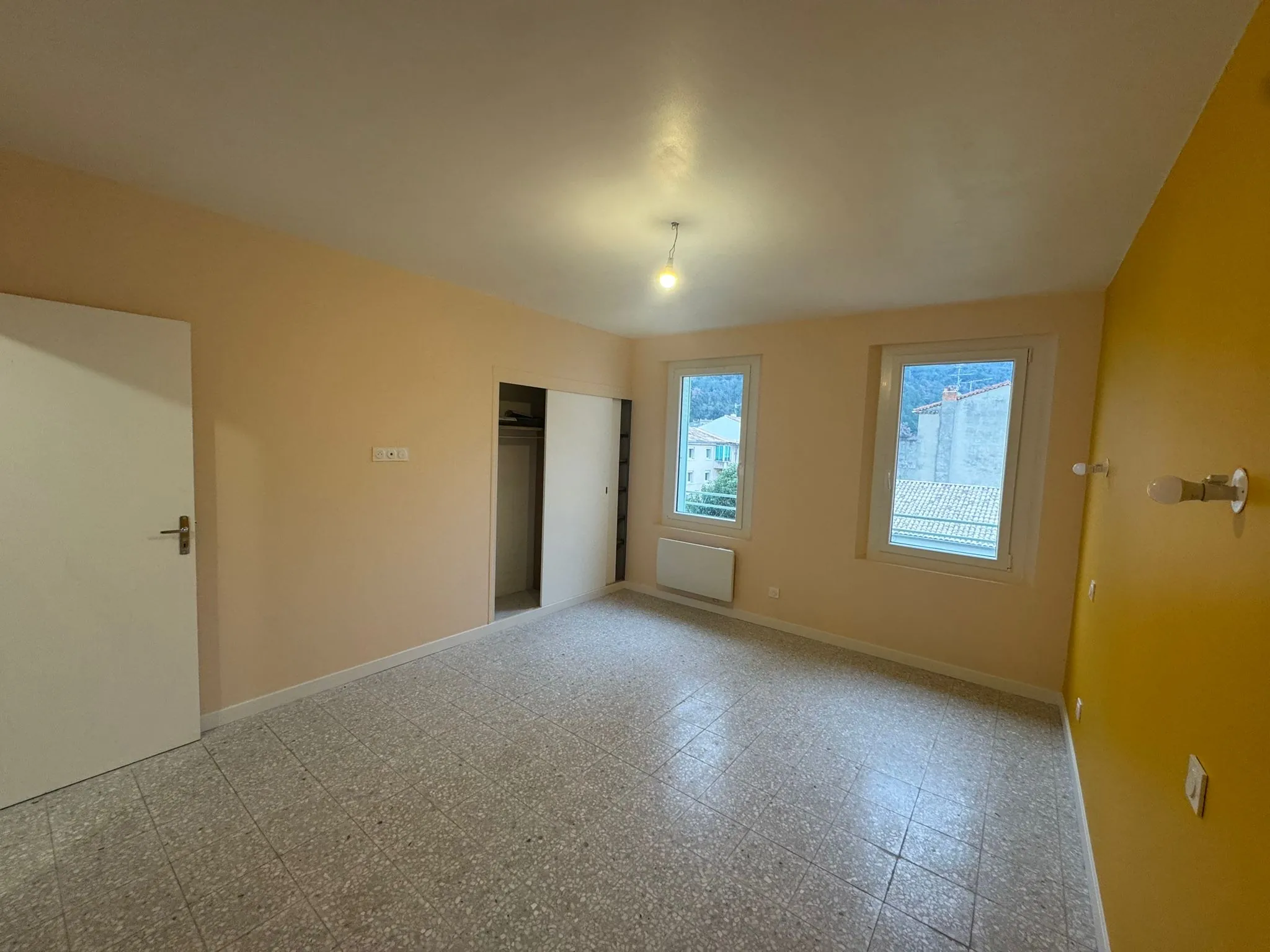 Appartement Type 2 à Nyons de 60 m², rénové et climatisé, proche du centre 