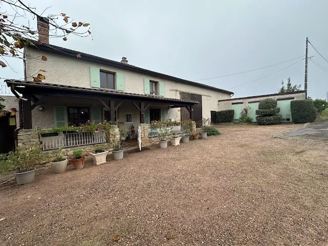 A Vendre Ferme Ancienne avec Dépendances à Melay, 100 m²