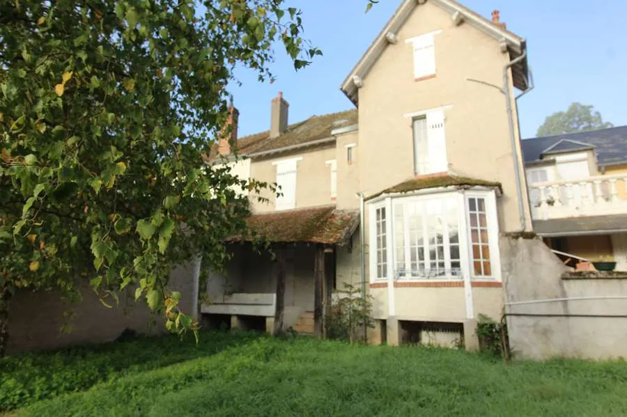 Maison de bourg avec jardin à vendre à Brinon-sur-Beuvron, 151 m²