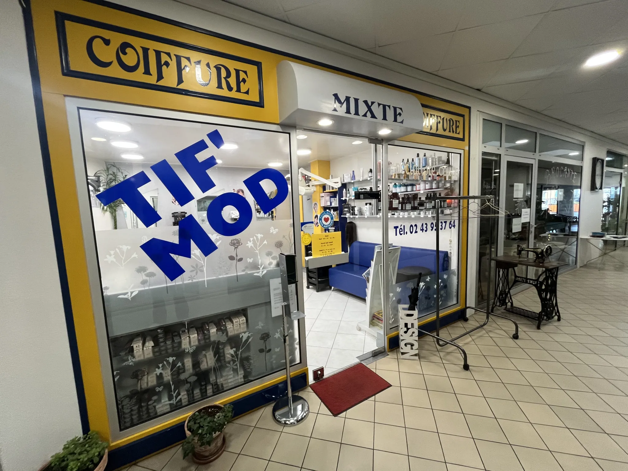 Galerie marchande à Sablé-sur-Sarthe avec 11 locaux commerciaux 