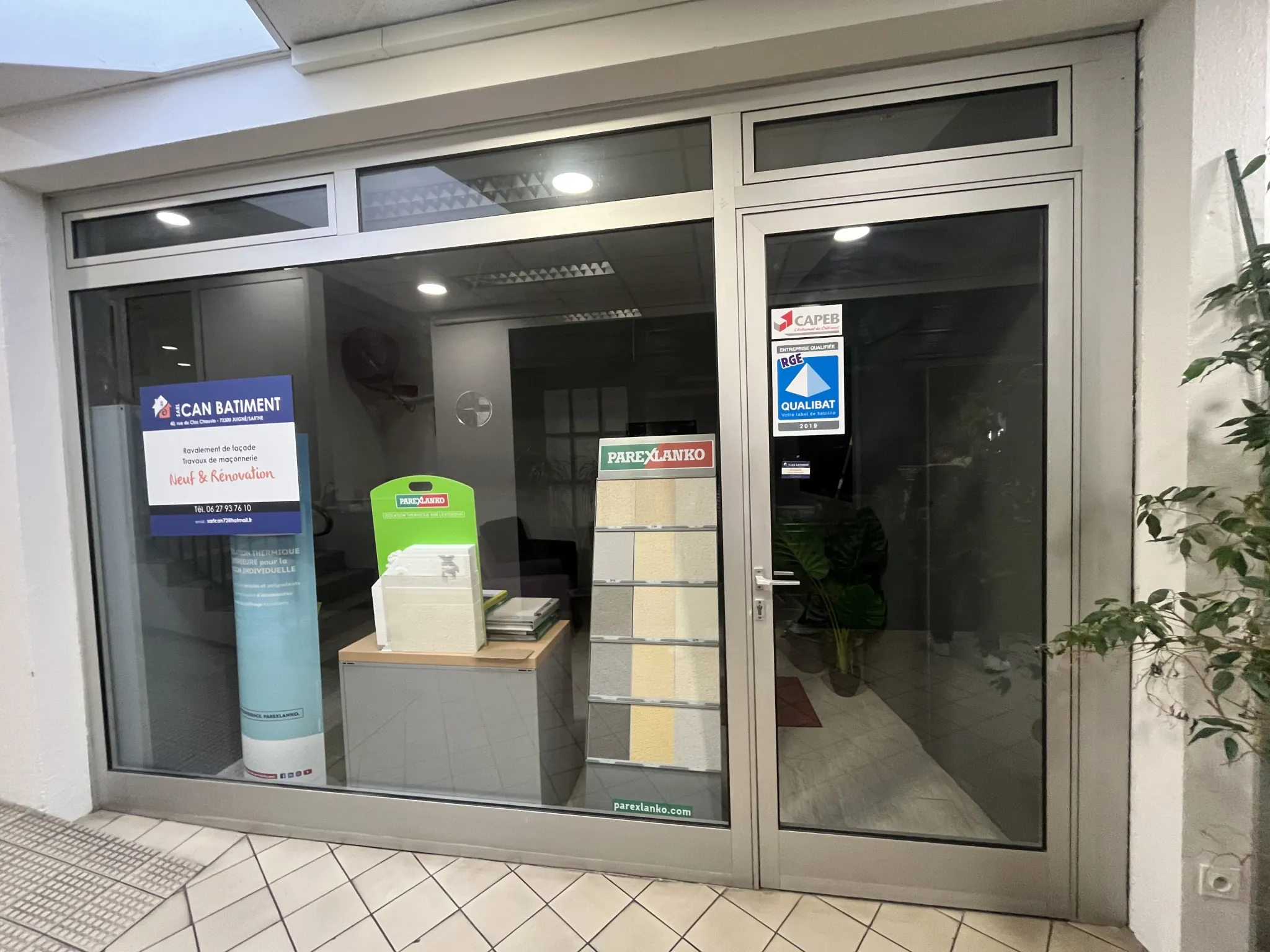 Galerie marchande à Sablé-sur-Sarthe avec 11 locaux commerciaux 