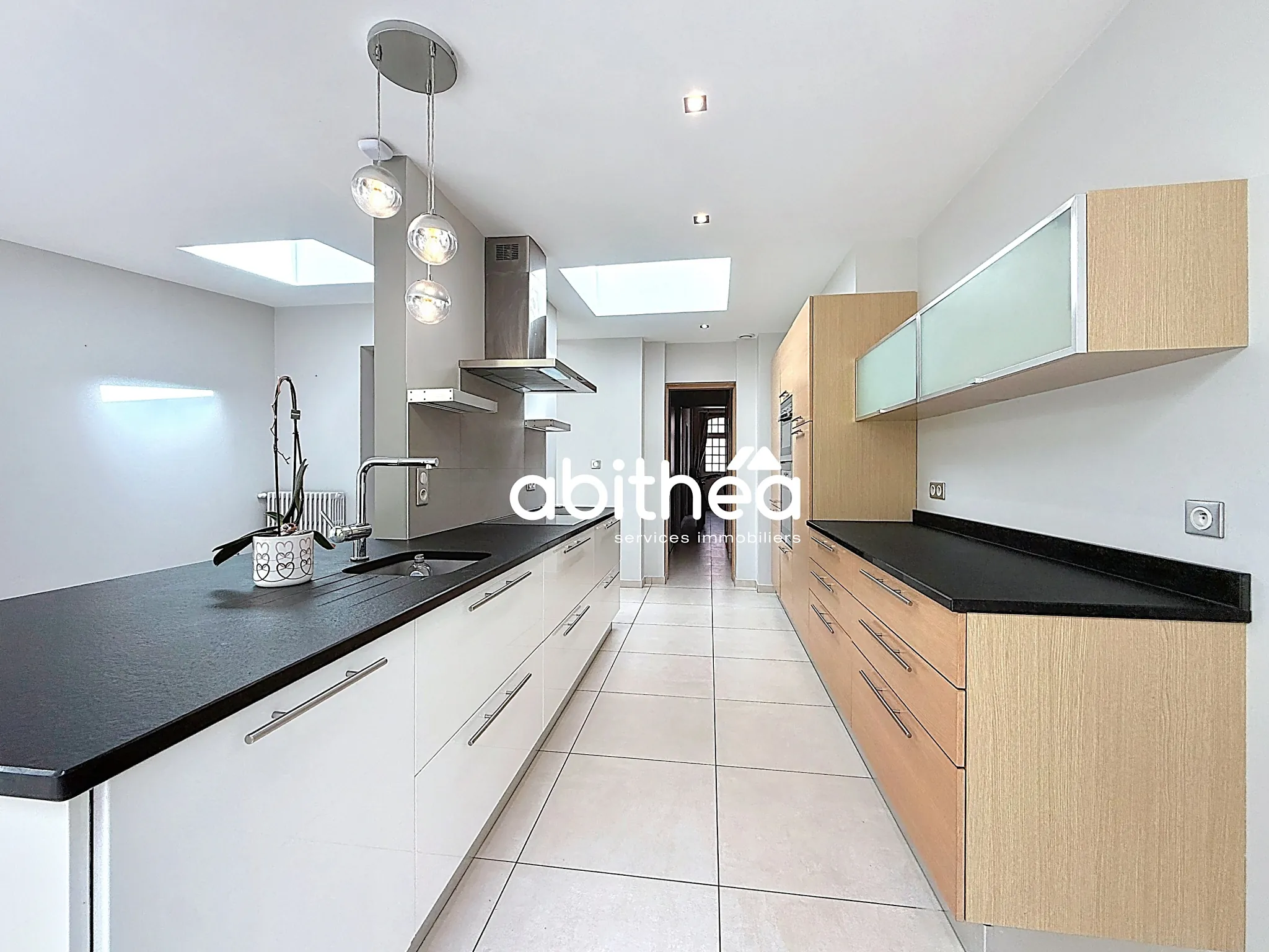 Maison de ville lumineuse à Lens avec jardin et potentiel d'agrandissement