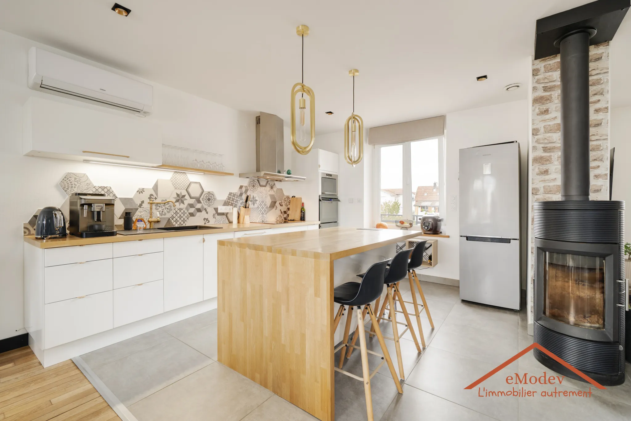 Maison de Ville Renovée à Golbey – 97 m2 avec Terrasse et Garage 