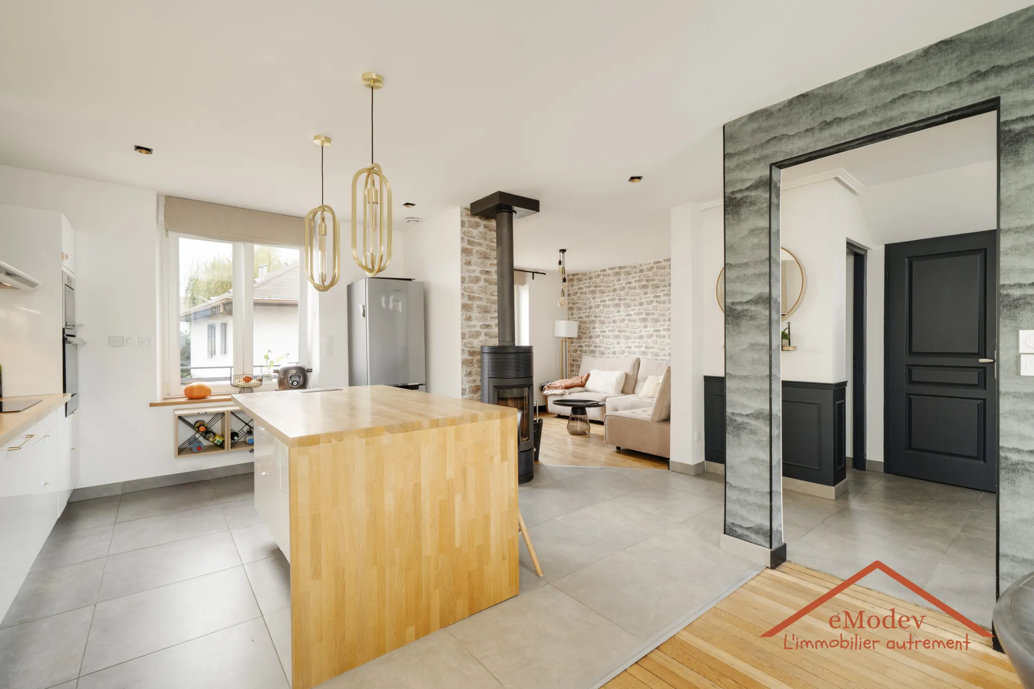 Maison de Ville Renovée à Golbey – 97 m2 avec Terrasse et Garage 