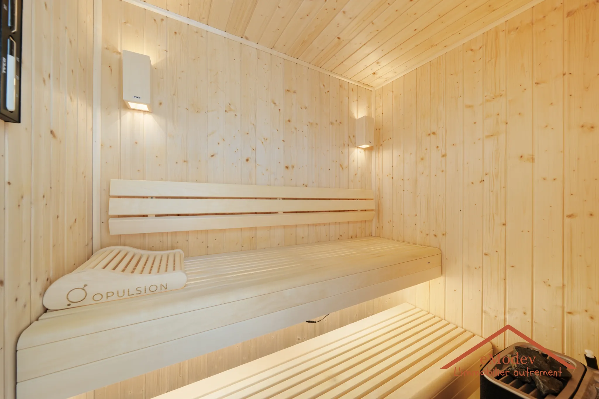 Maison de Ville Renovée à Golbey – 97 m2 avec Terrasse et Garage 