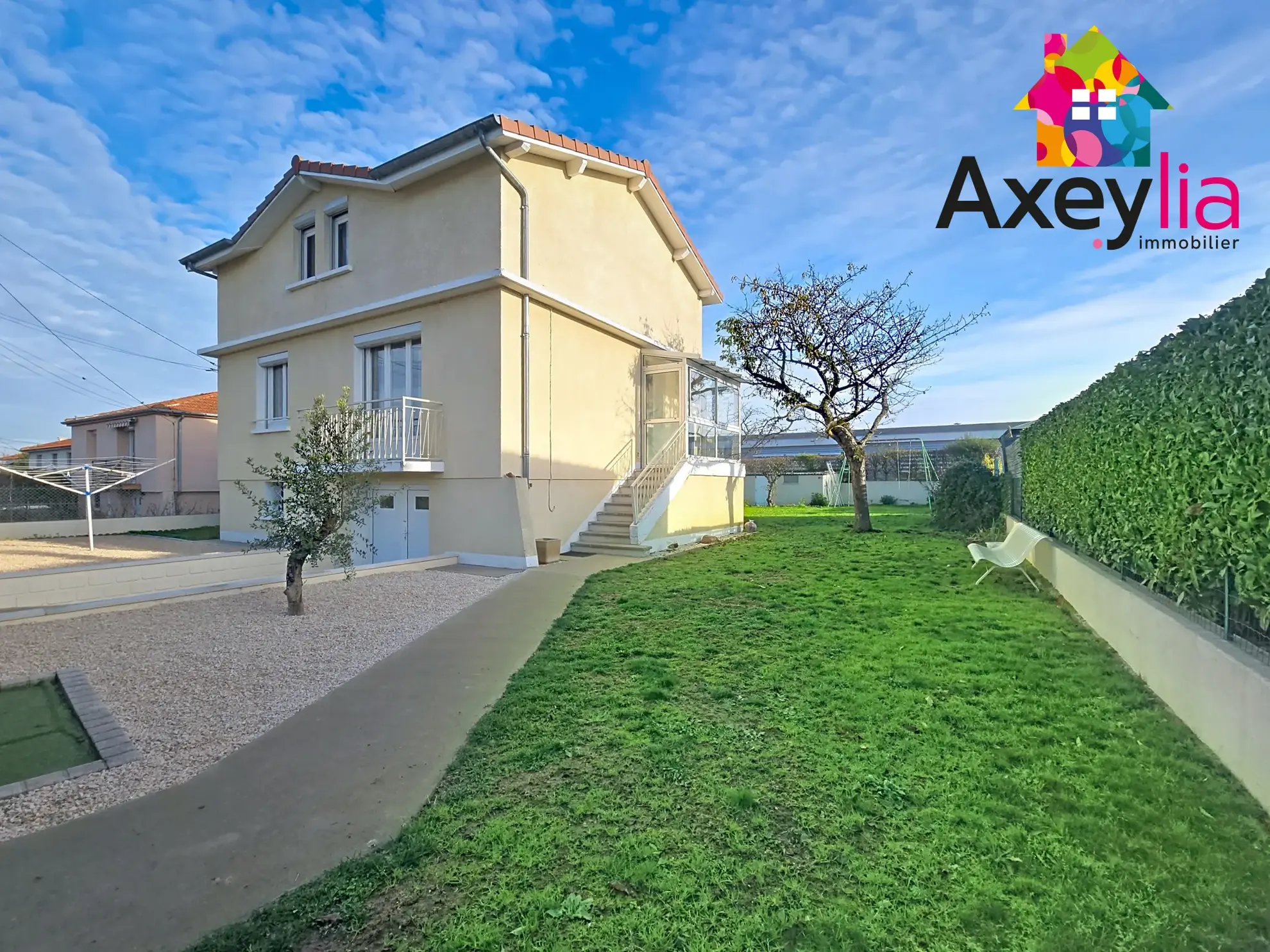 Maison de 117 m² à Riorges avec jardin, terrasse et garage