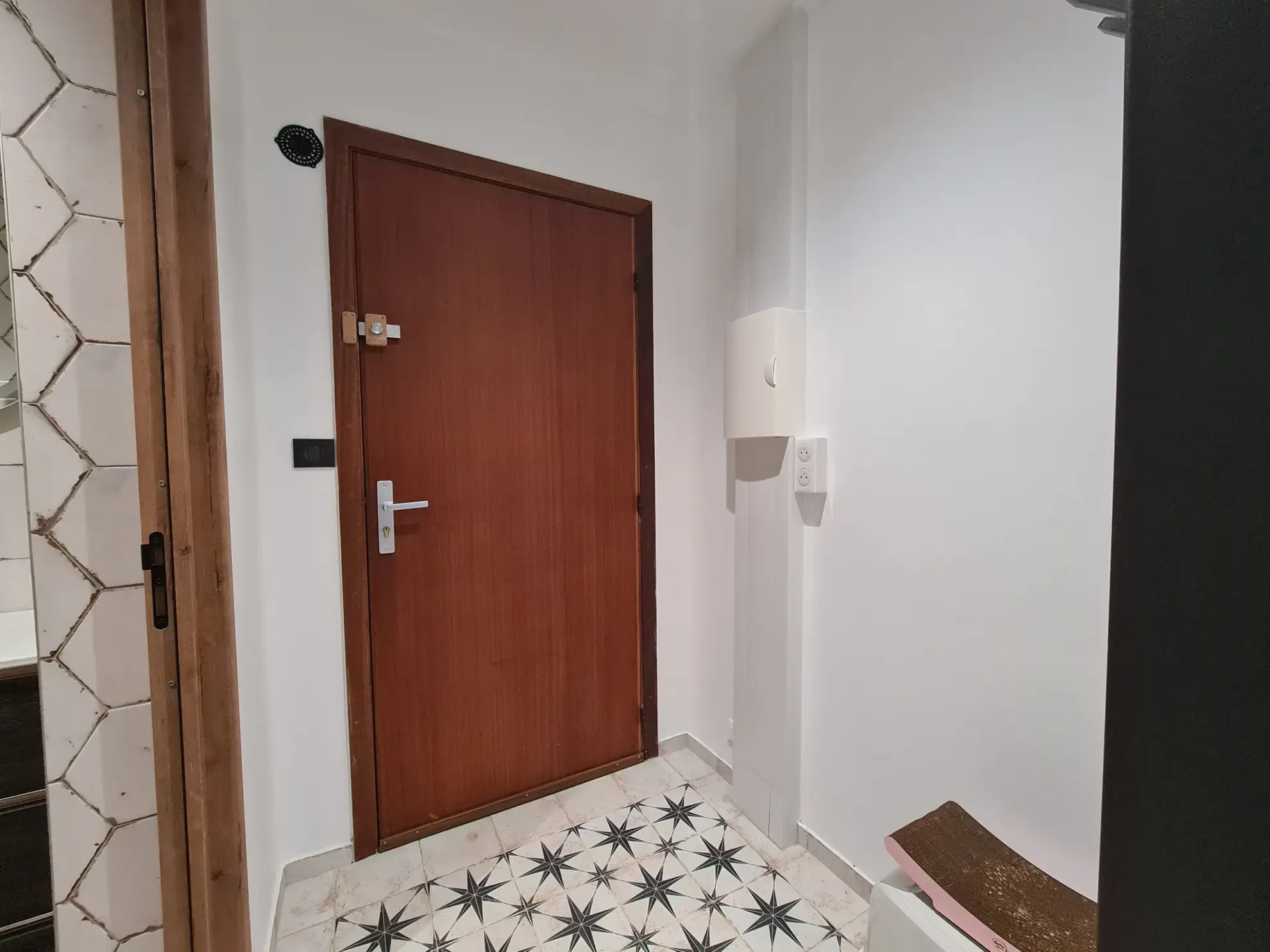 Appartement rénové avec terrasse face aux pistes de ski à Greolières 