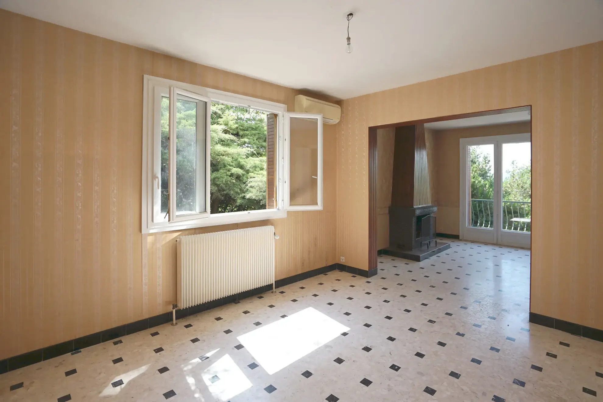 Maison à vendre à Saint-Maurice-l'Exil avec vue sur les montagnes du Pilat 