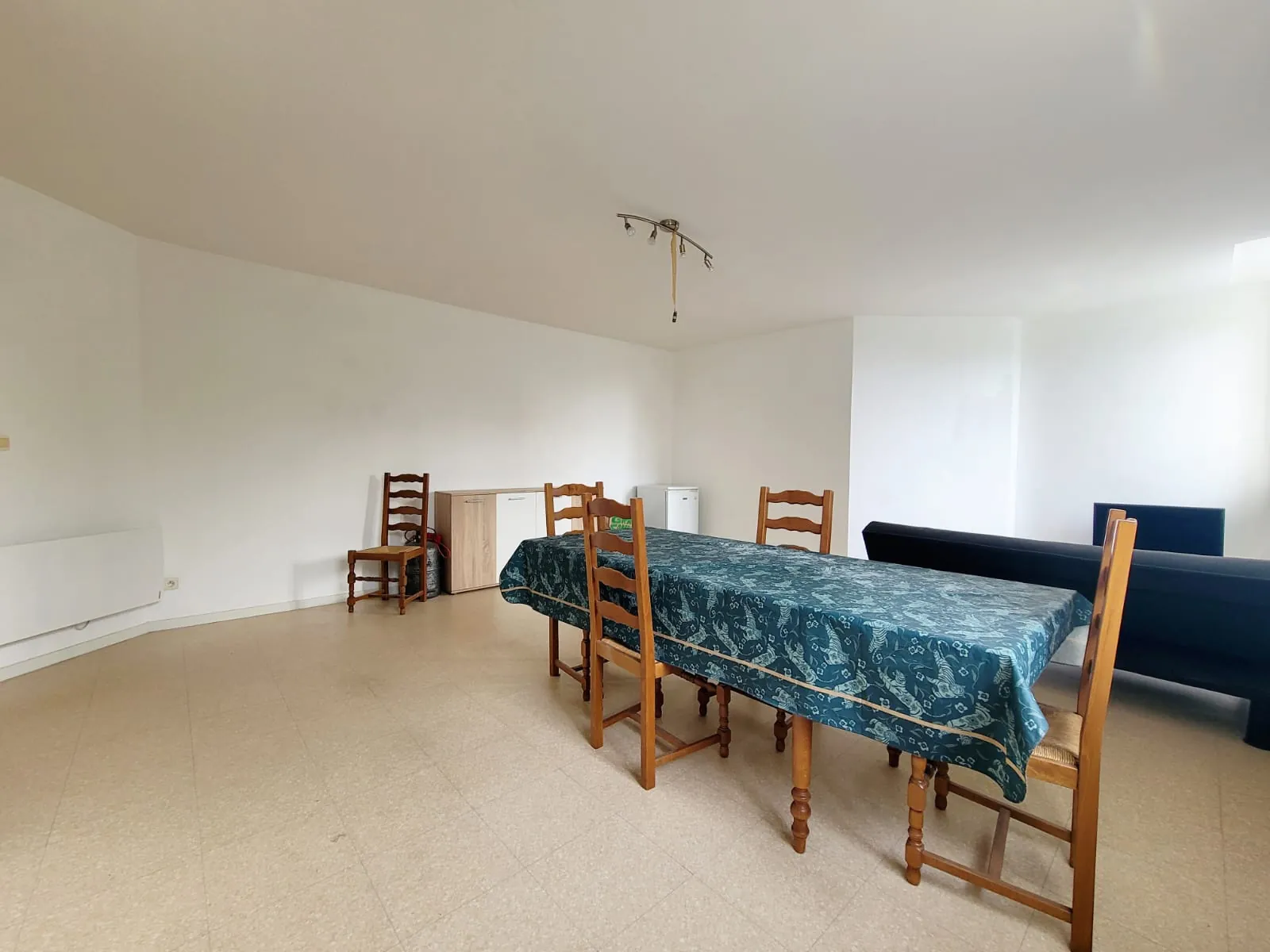 Magnifique duplex en hyper-centre avec stationnement privé à Jassans-Riottier