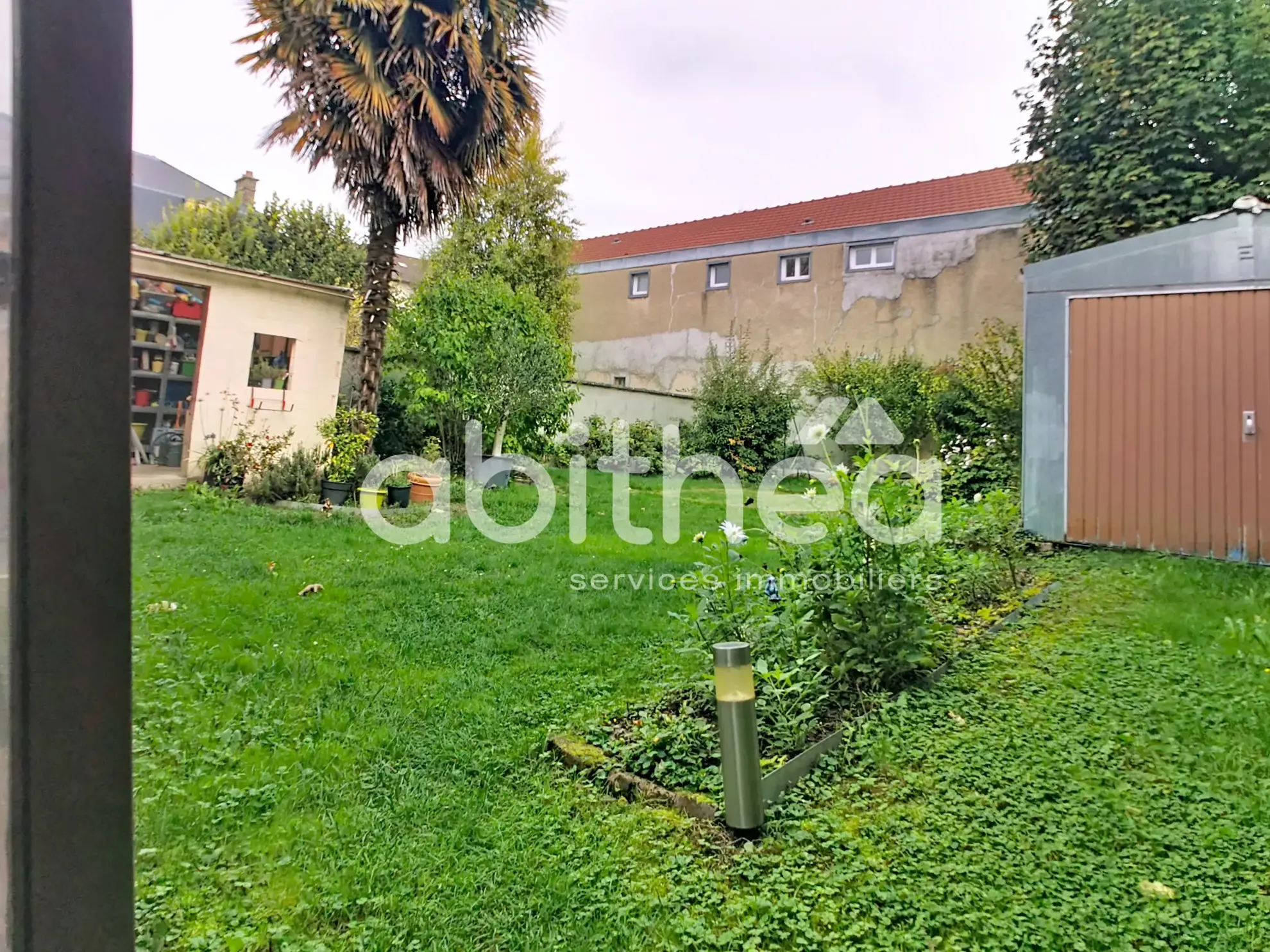 Charmante maison de ville à Troyes avec jardin et garage 