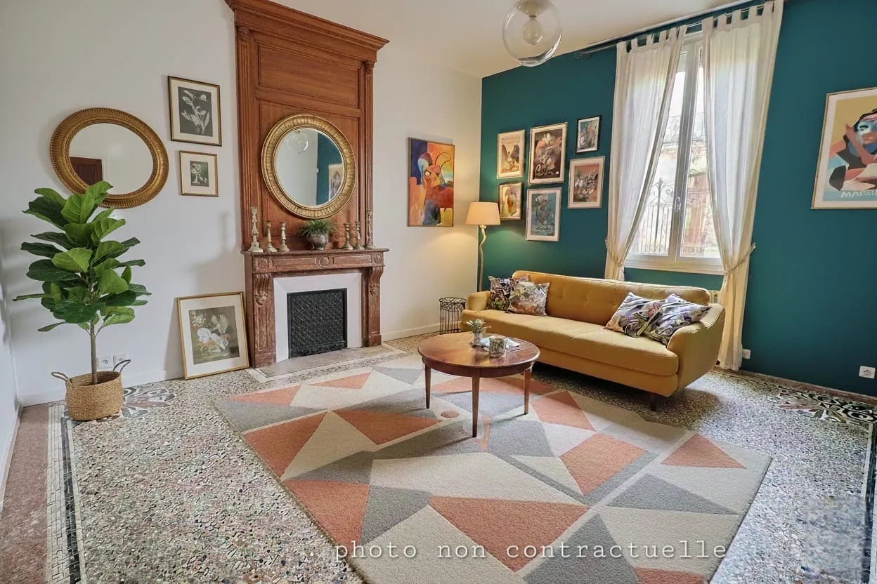 Appartement T4 dans une maison de maître avec cour à Plaissan (34230)