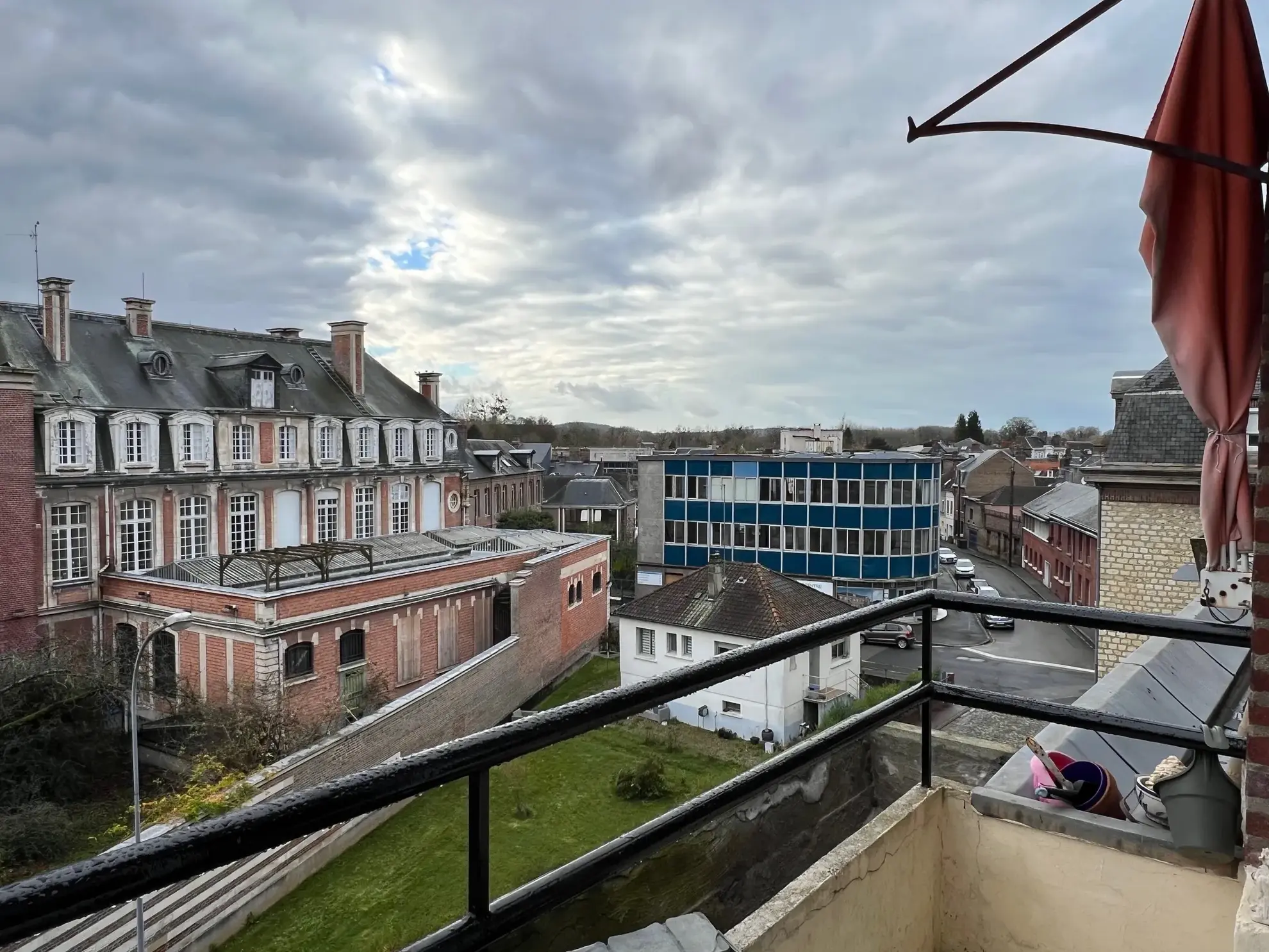 Appartement 3 pièces avec balcon plein sud à Abbeville - Vue sur la collégiale 