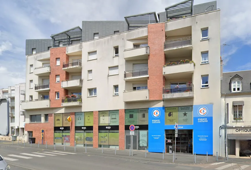 Appartement de 115 m² en plein centre-ville de Vierzon avec parking privé