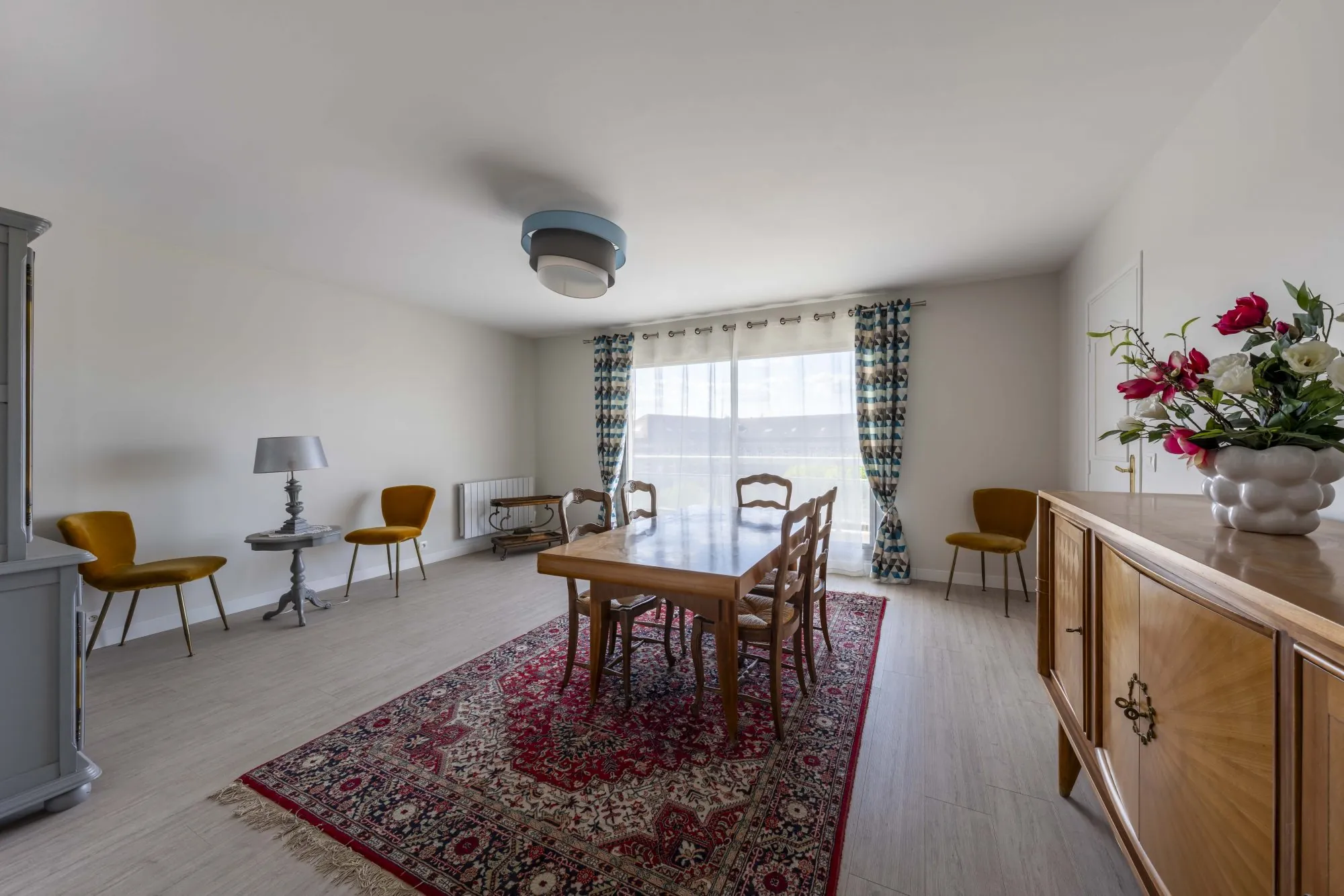 Appartement T2 avec Terrasse et Balcon à Melun 