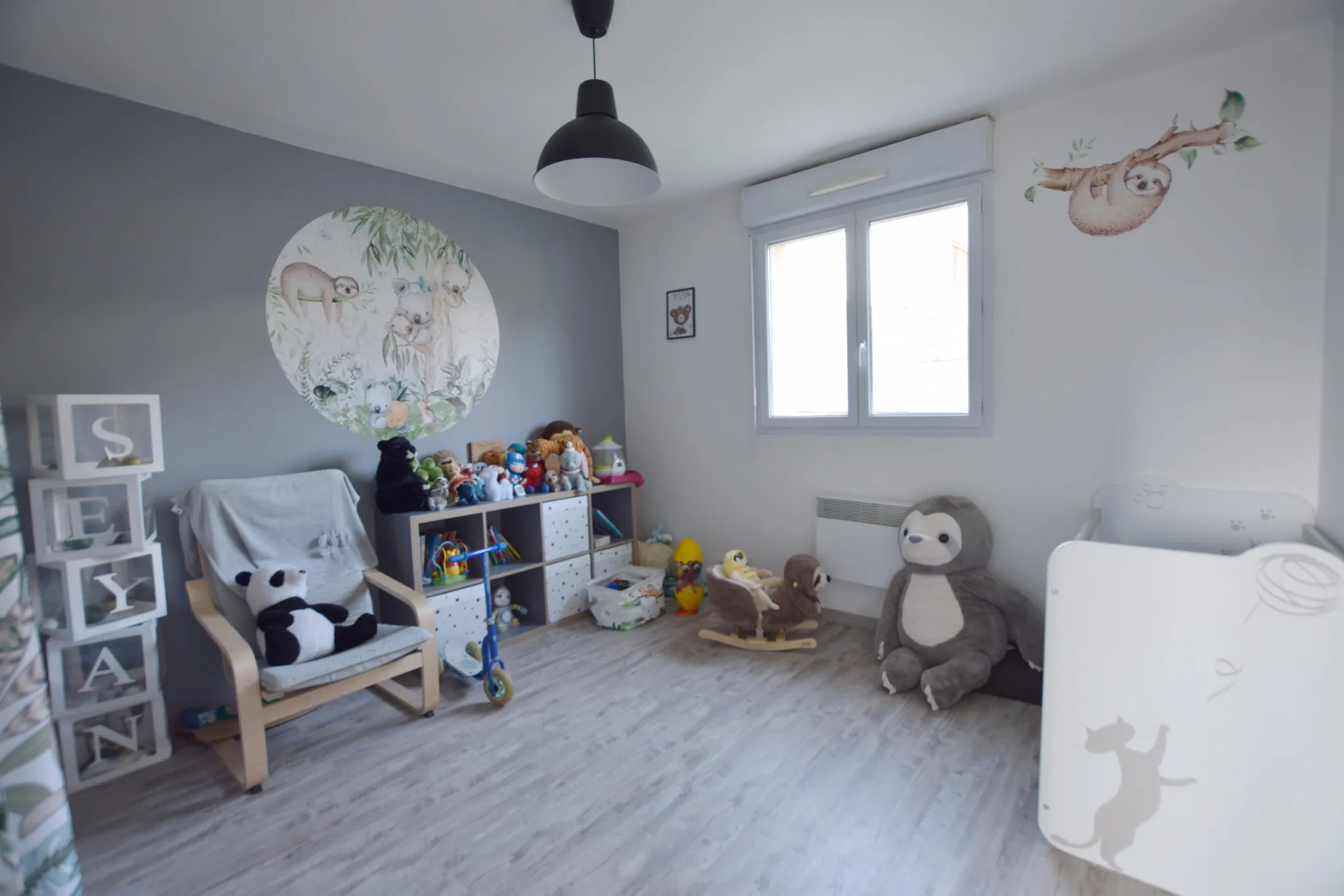 Maison moderne et lumineuse à Saulnot avec jardin et piscine 