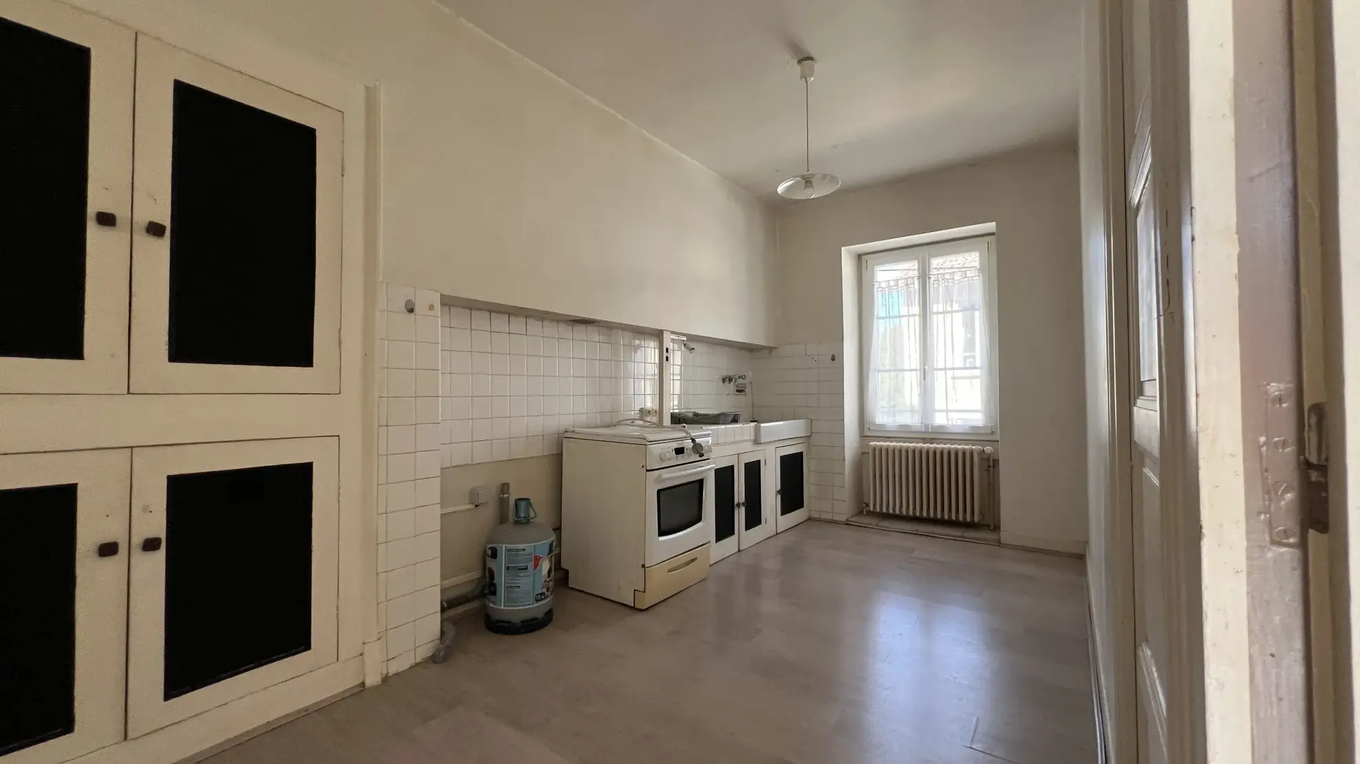 Maison de village de 64m² avec grand garage à L'Isle-sur-Serein 