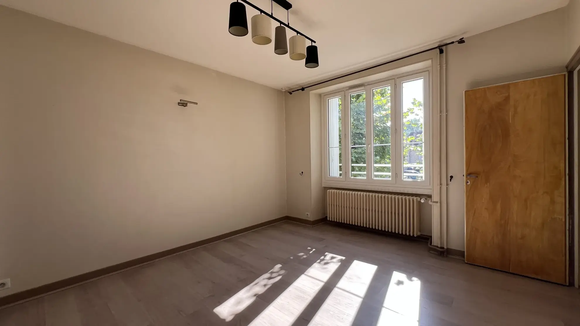 Maison de village de 64m² avec grand garage à L'Isle-sur-Serein 