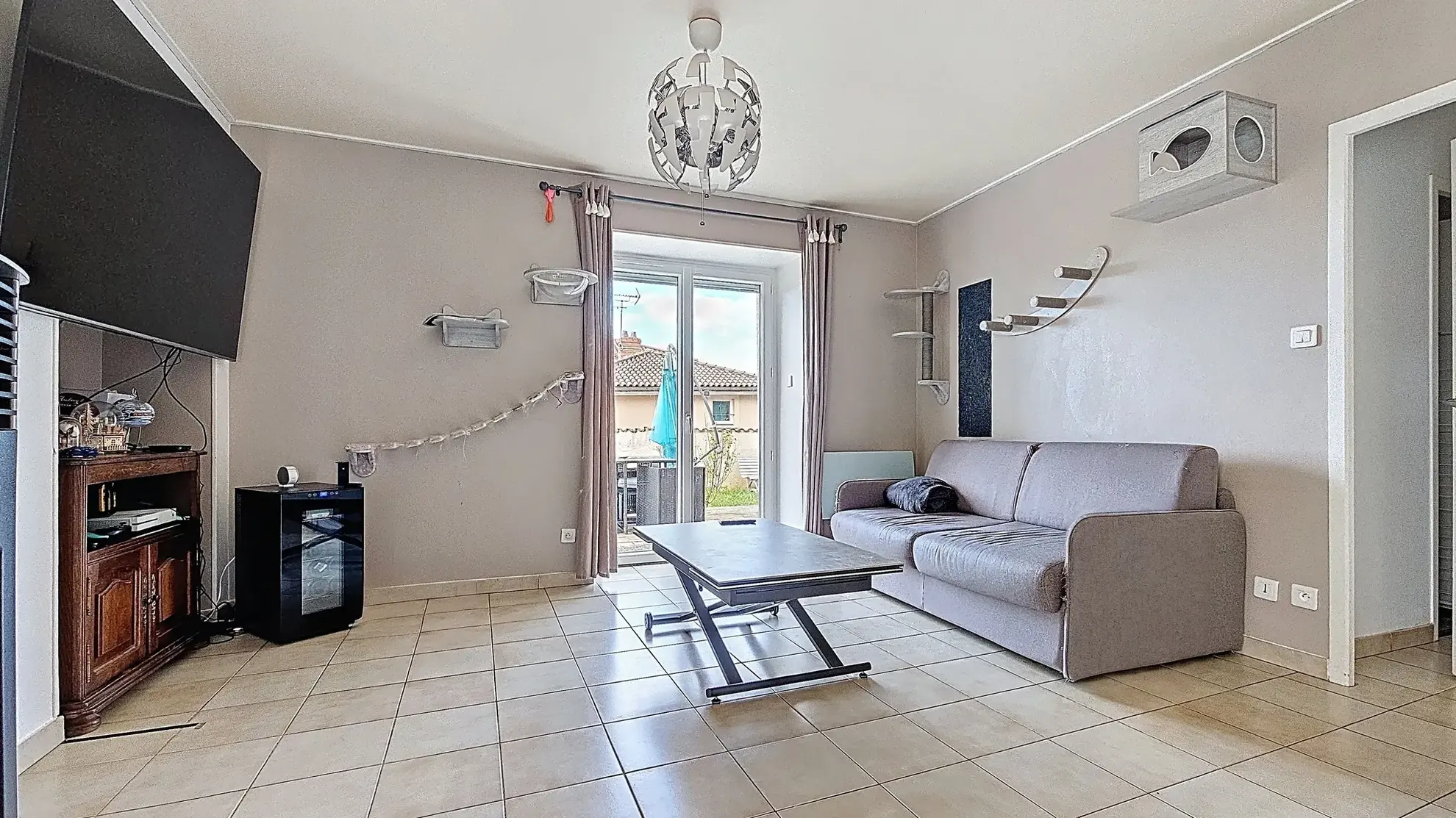 Maison de plain-pied avec 3 chambres et garage à Frans 