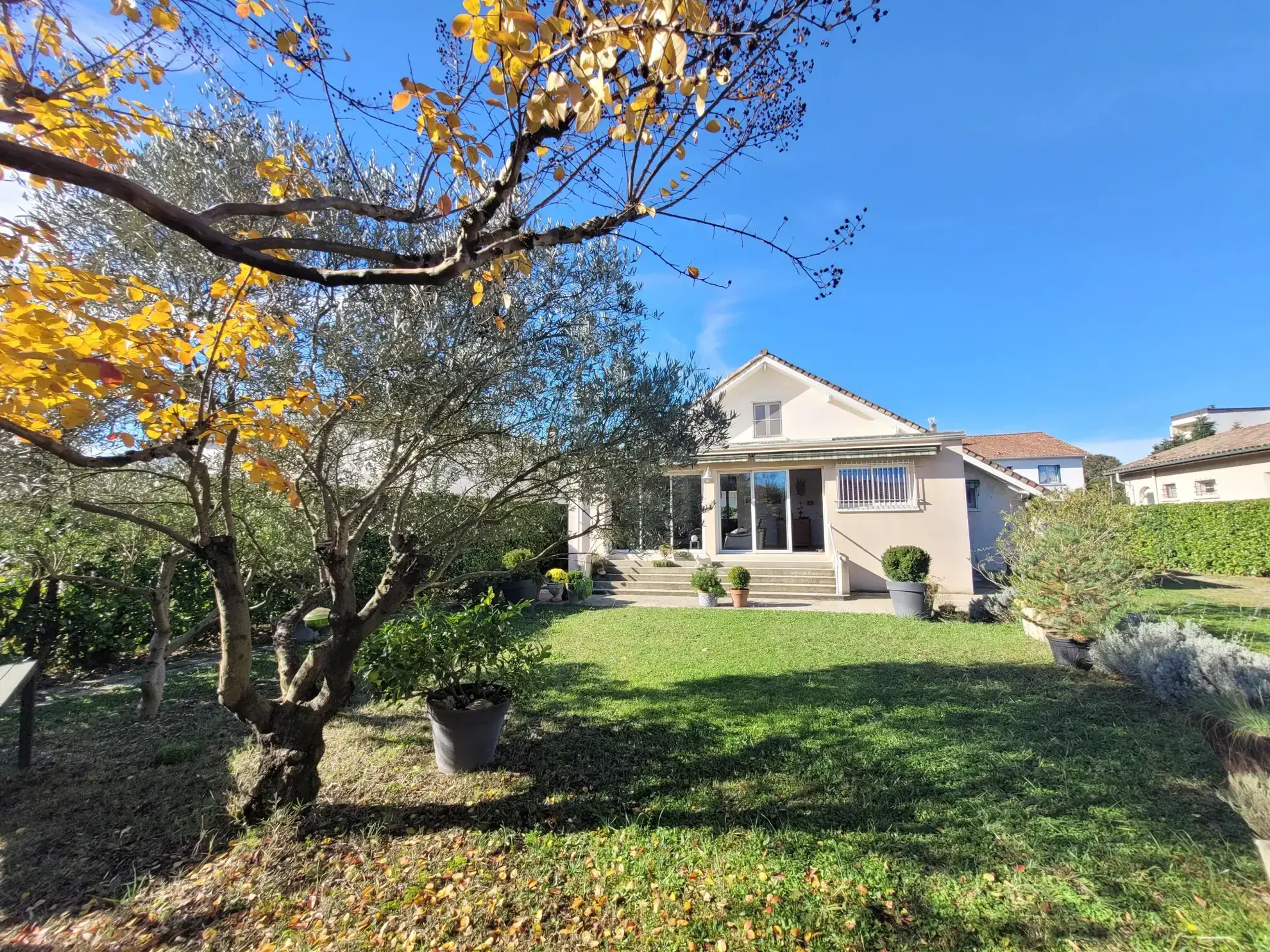 Maison de 136 m² avec garage et jardin proche centre-ville de Marmande