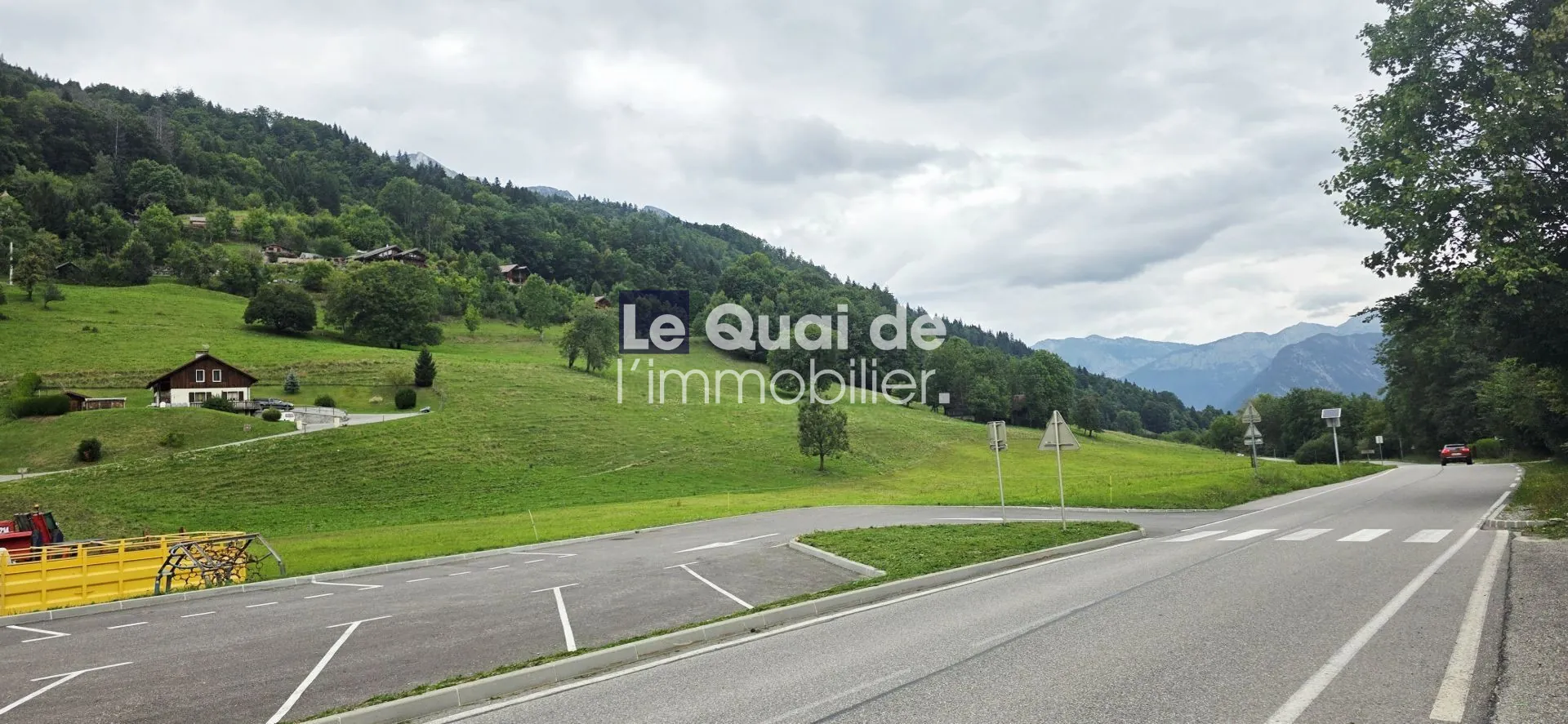 Terrain constructible de 666 m² à Serraval – Emplacement idéal et proximité des facilités