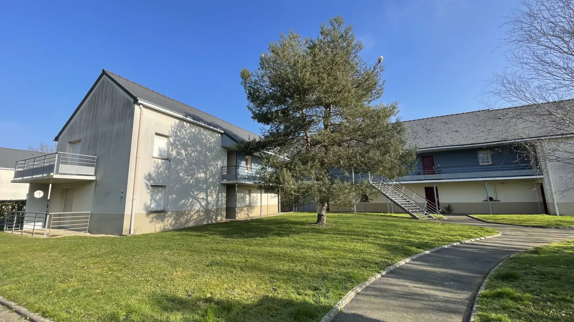 Appartement T2 lumineux avec vue sur jardin à Pleurtuit - Idéal résidence principale ou investissement 