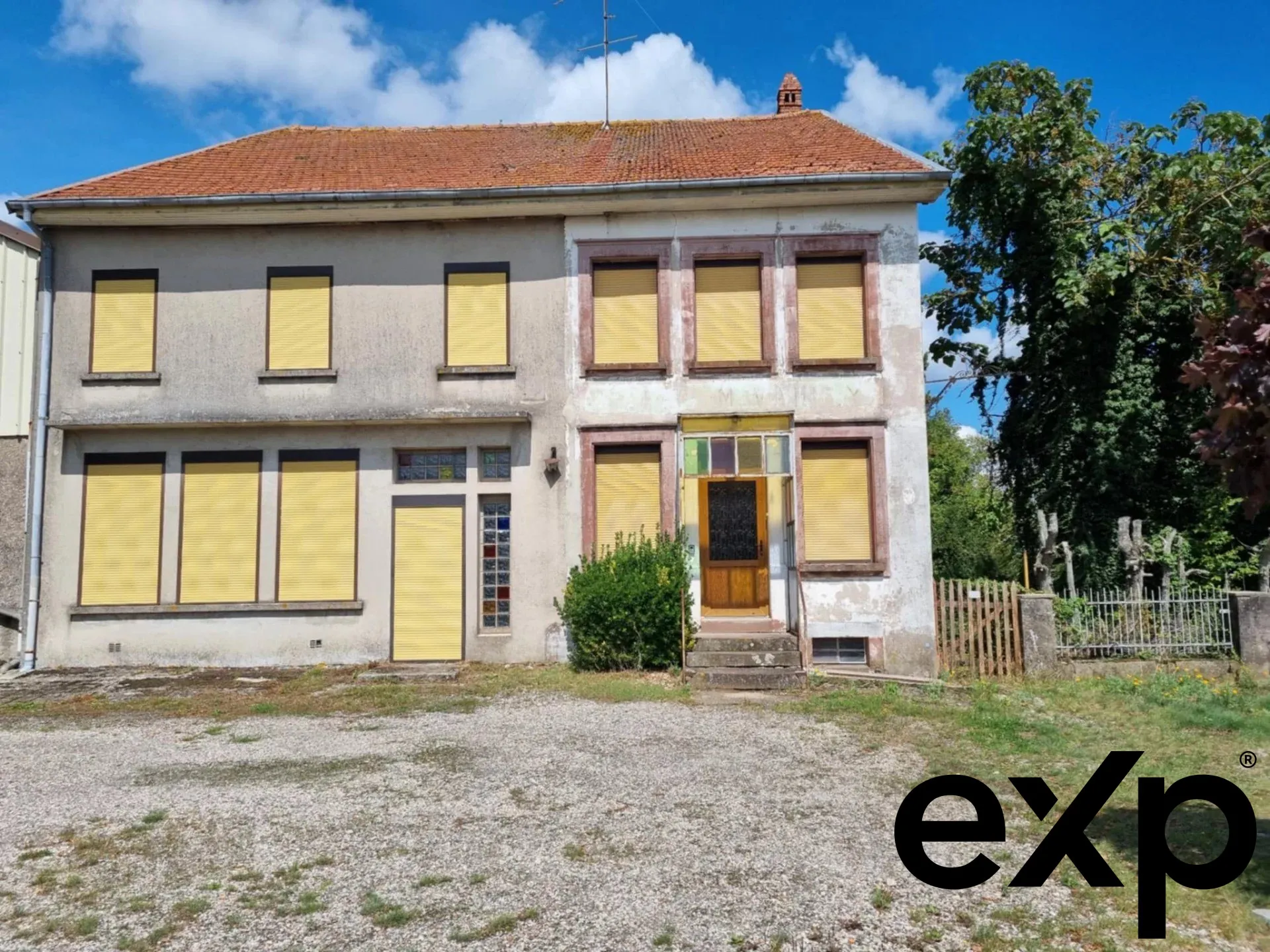 Magnifique maison à rénover de 287 m² à Rhodes avec terrasse et dépendances nombre d’opportunités