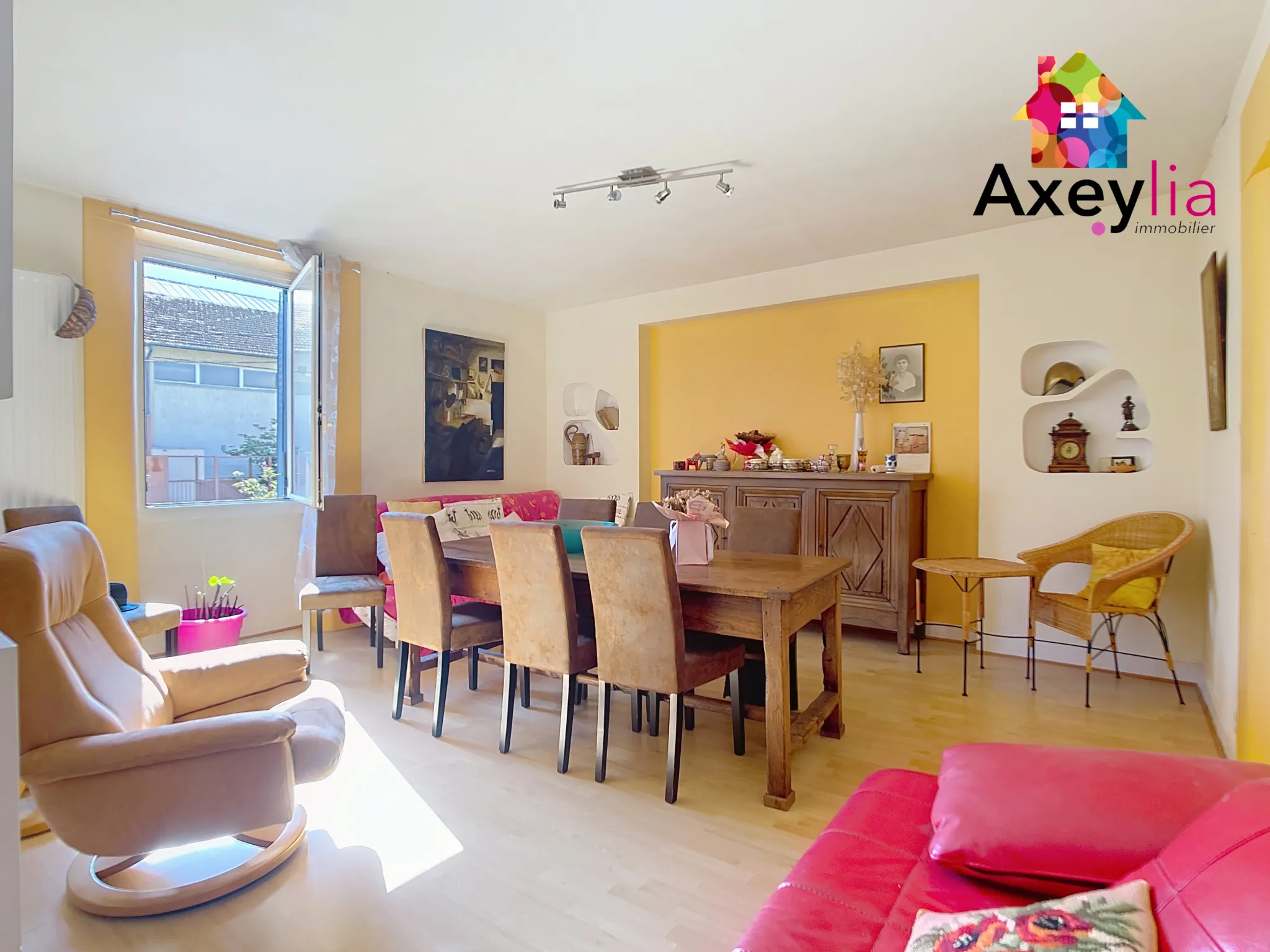 Maison à vendre à Roanne Mulsant avec appartement T2, jardin clos et dépendances 