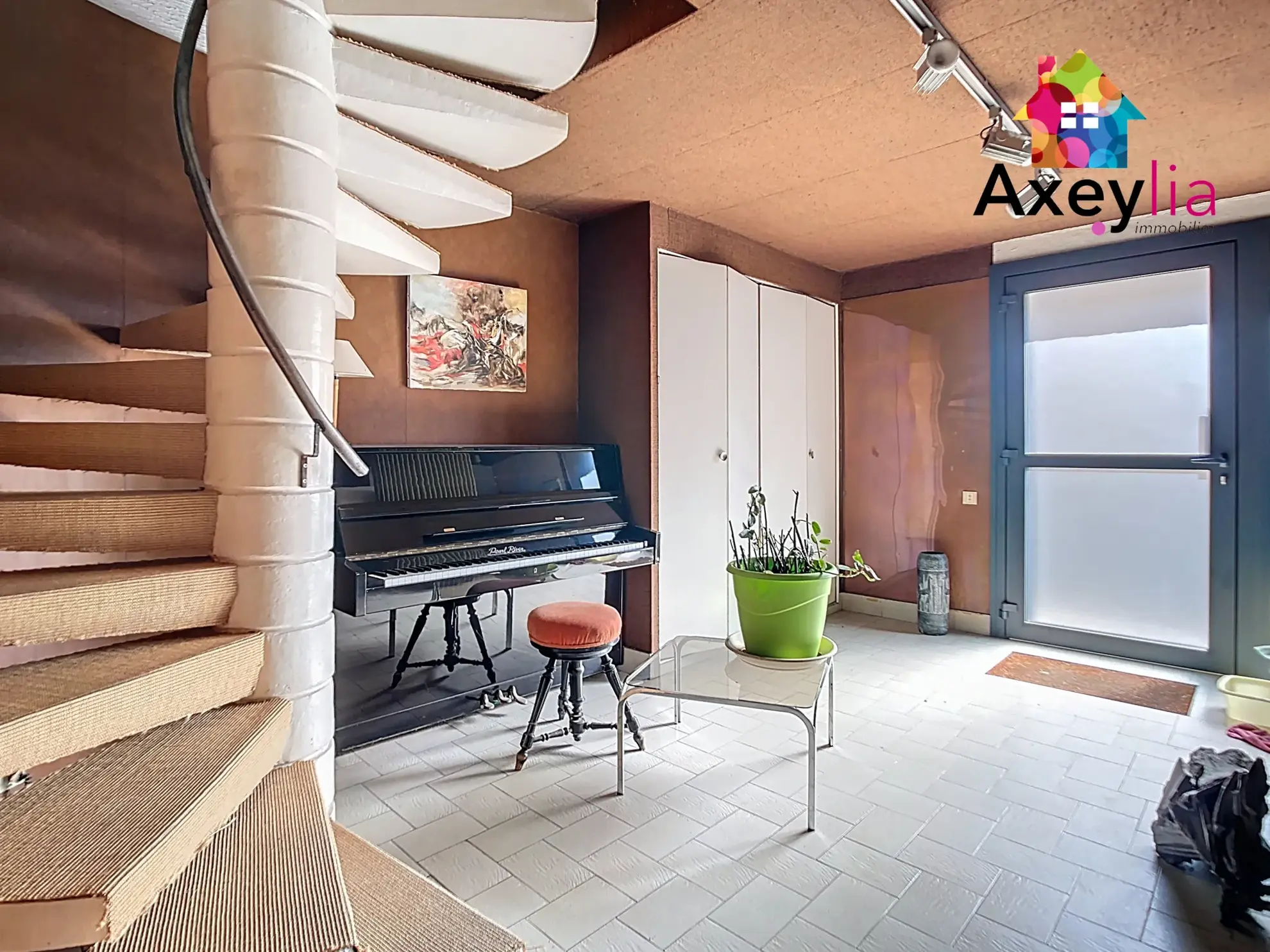 Maison à vendre à Roanne Mulsant avec appartement T2, jardin clos et dépendances 